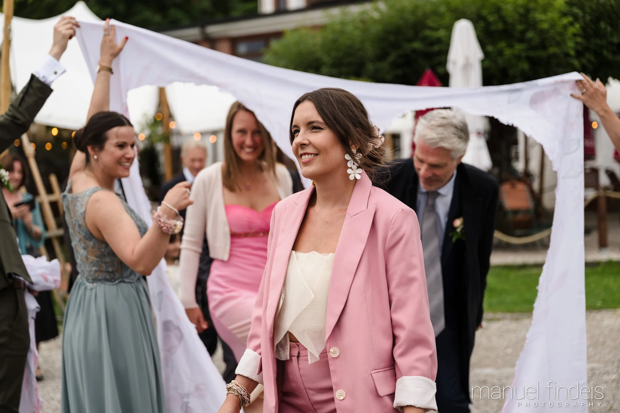 0591_Hochzeit-AuJ_www.manuelfindeis.com.jpg