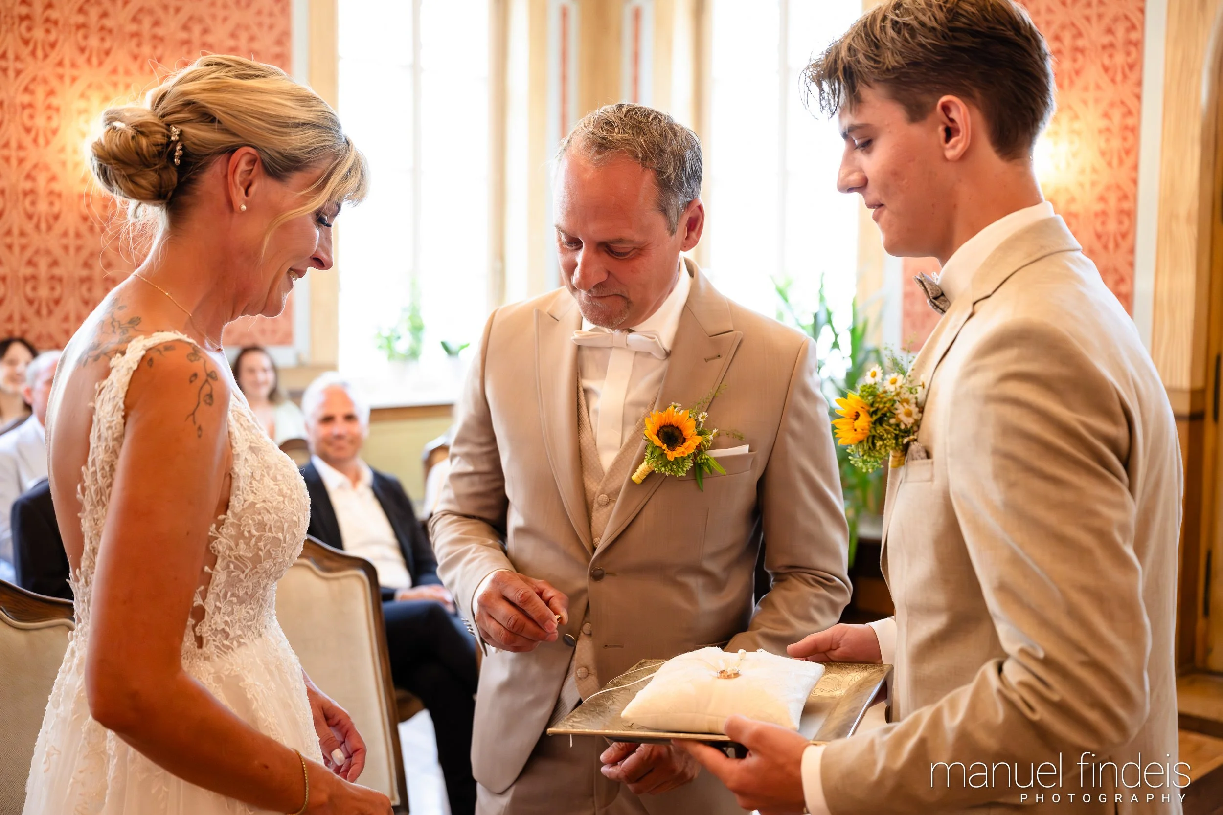 0175_Hochzeit_CuR_www.manuelfindeis.com.jpg