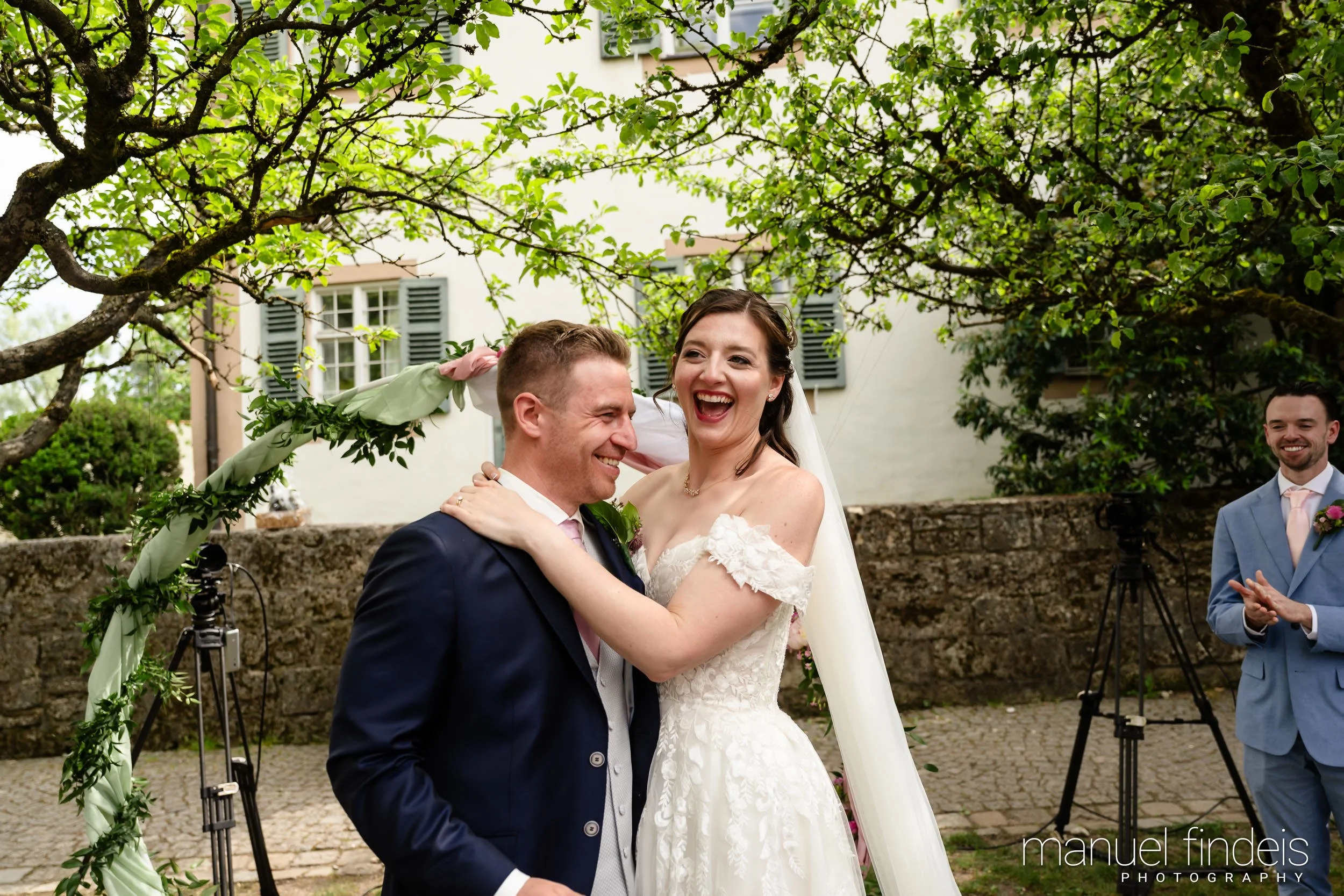 0245_Hochzeit_RuS_www.manuelfindeis.com.jpg