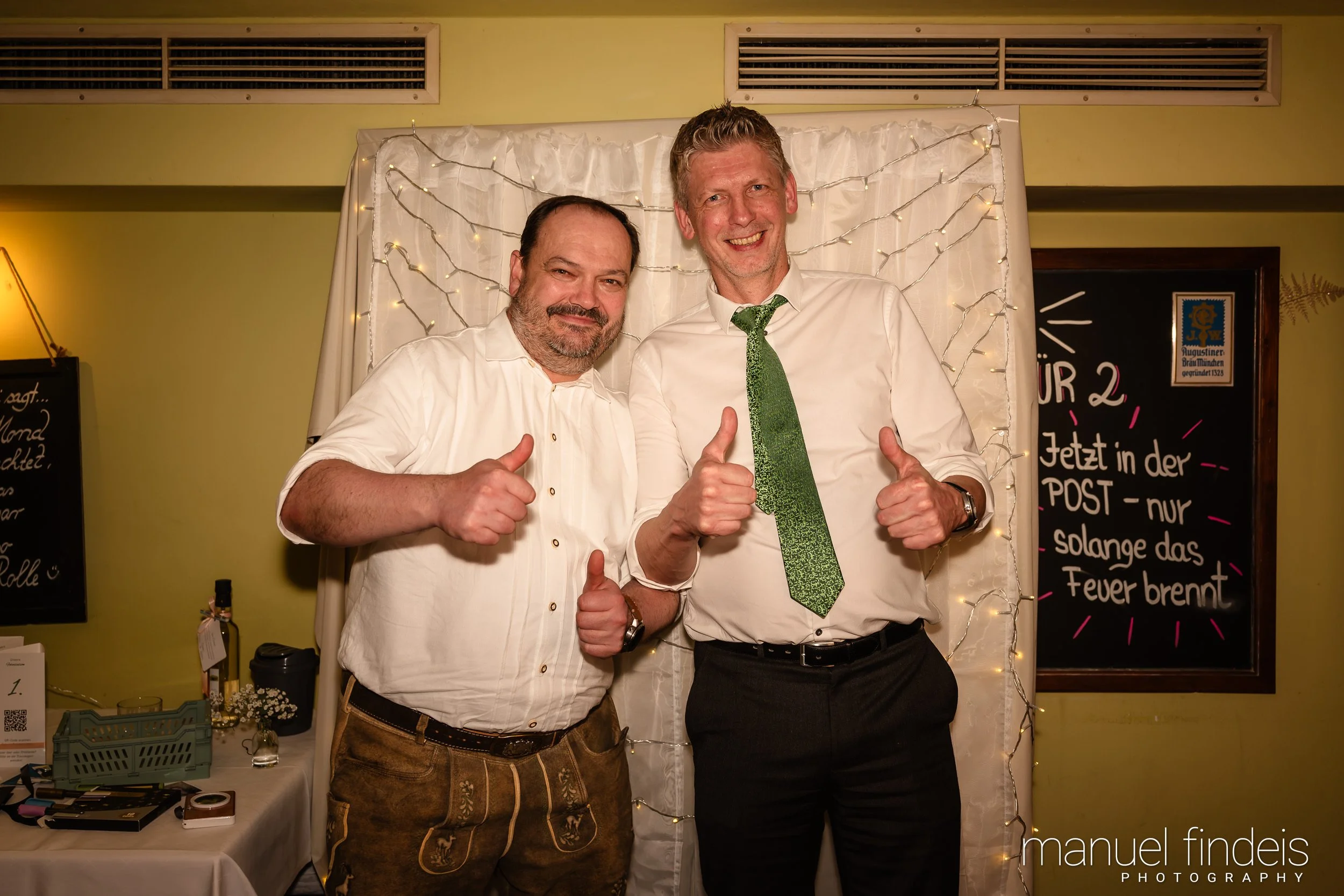 0868_Hochzeit_VuA_www.manuelfindeis.com.jpg