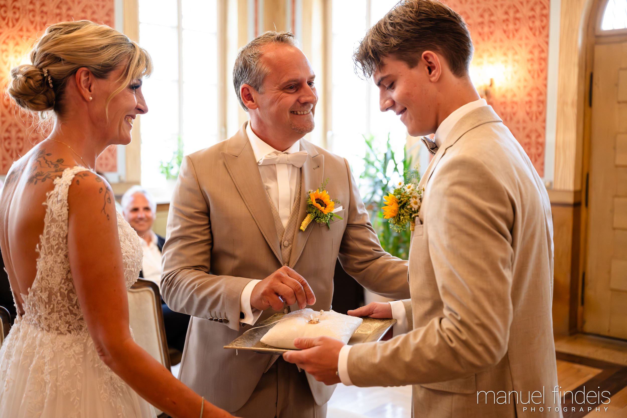 0173_Hochzeit_CuR_www.manuelfindeis.com.jpg