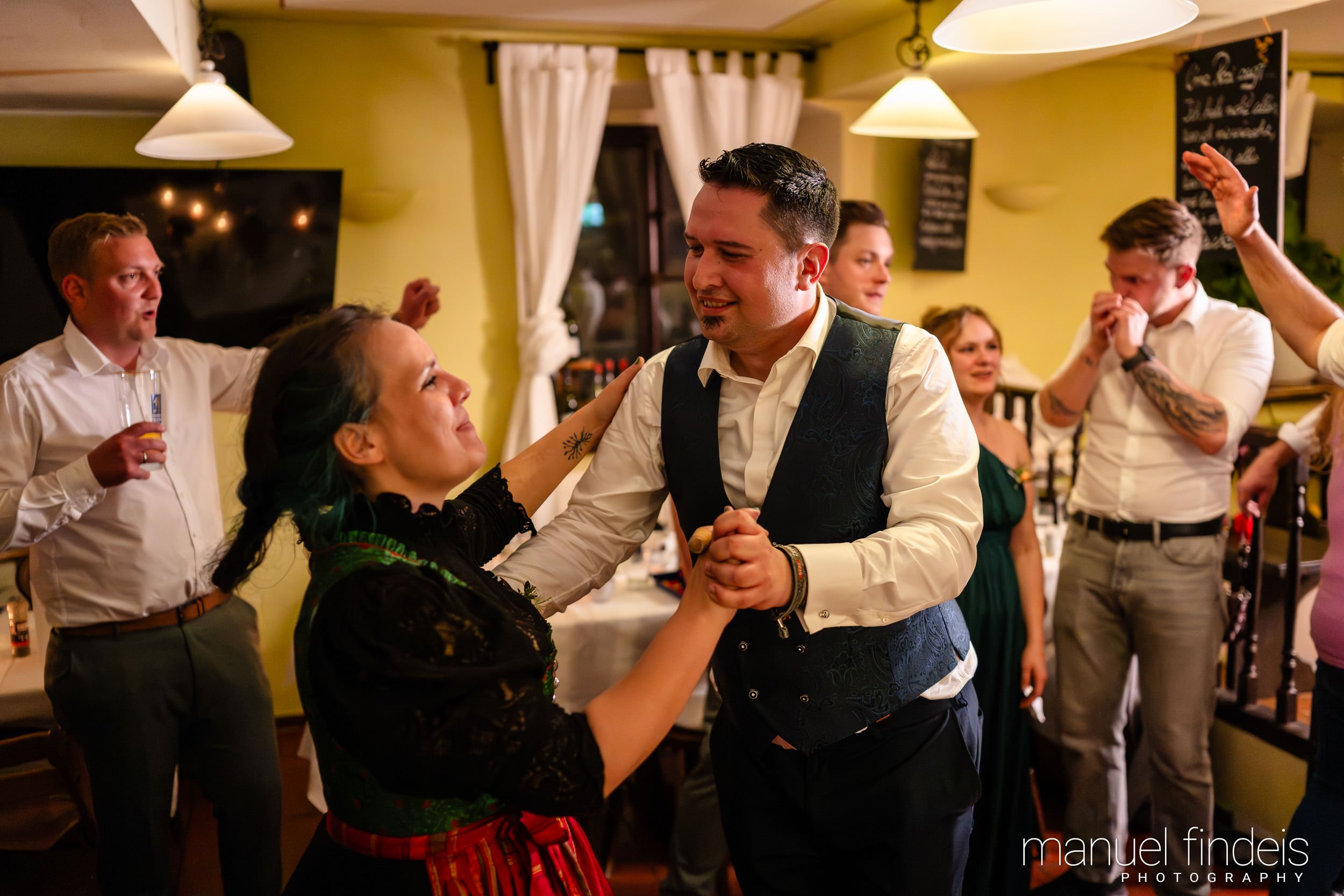 1041_Hochzeit_VuA_www.manuelfindeis.com.jpg