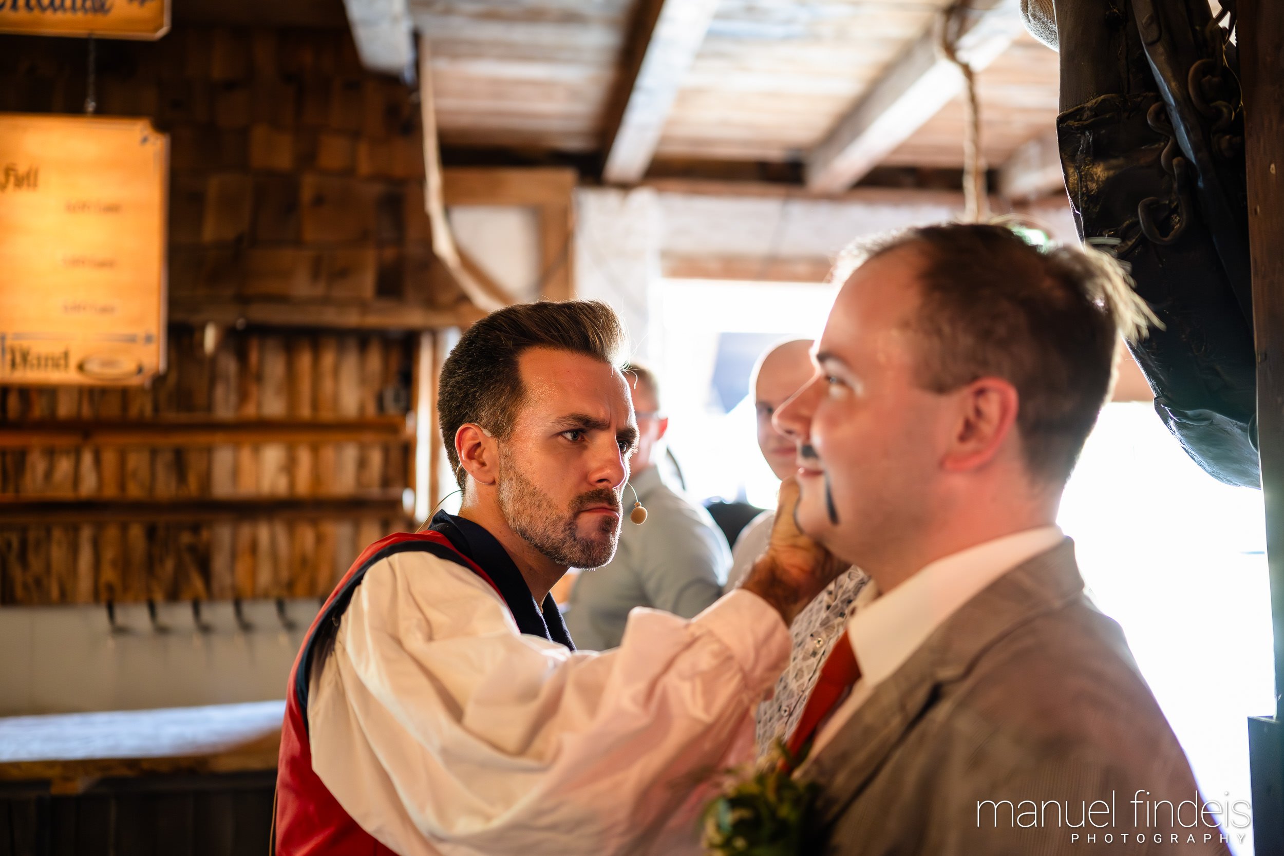 0697_Hochzeit-LUM_www.manuelfindeis.com.jpg