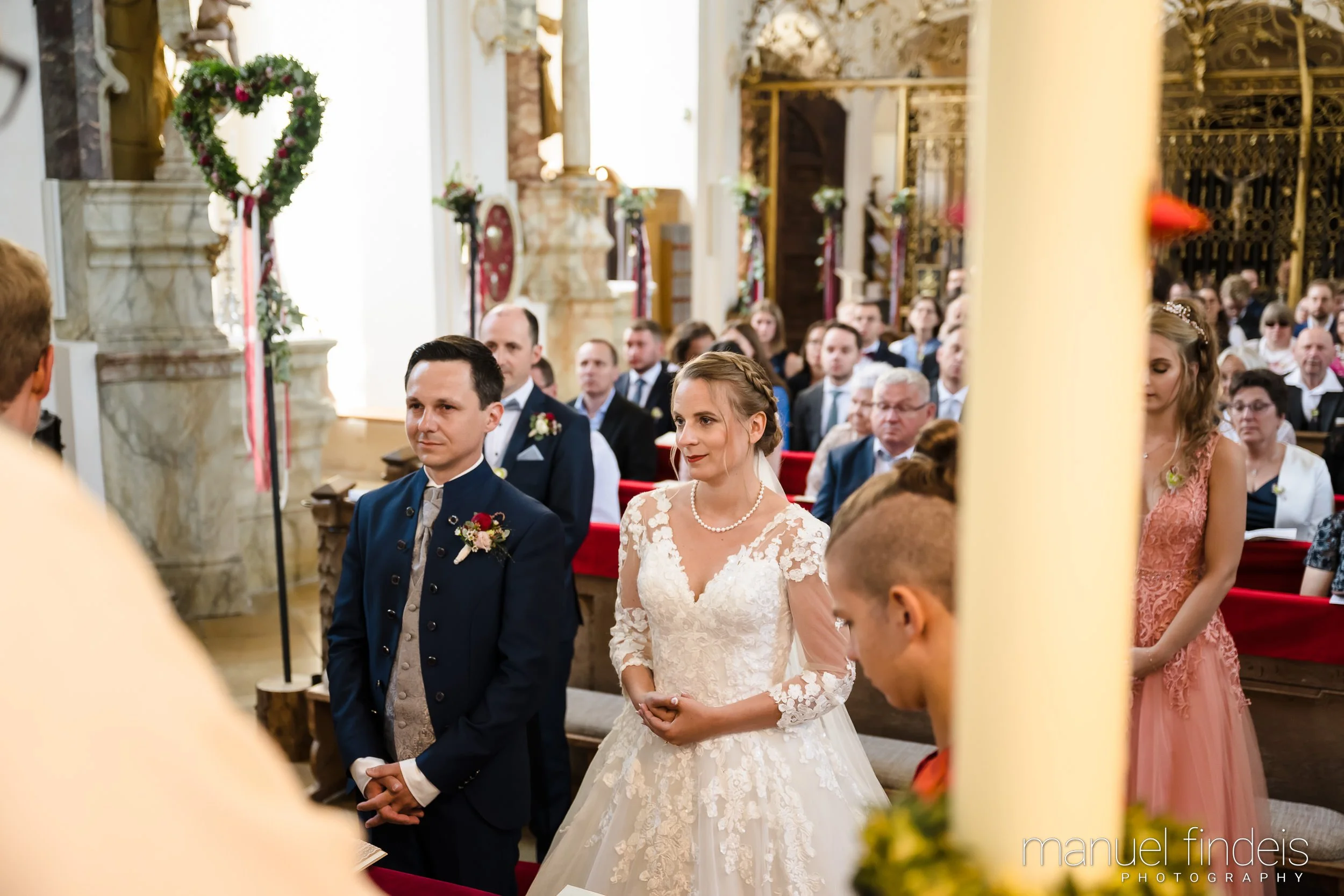 0283_Hochzeit-MuR-Kirche_www.manuelfindeis.com.jpg