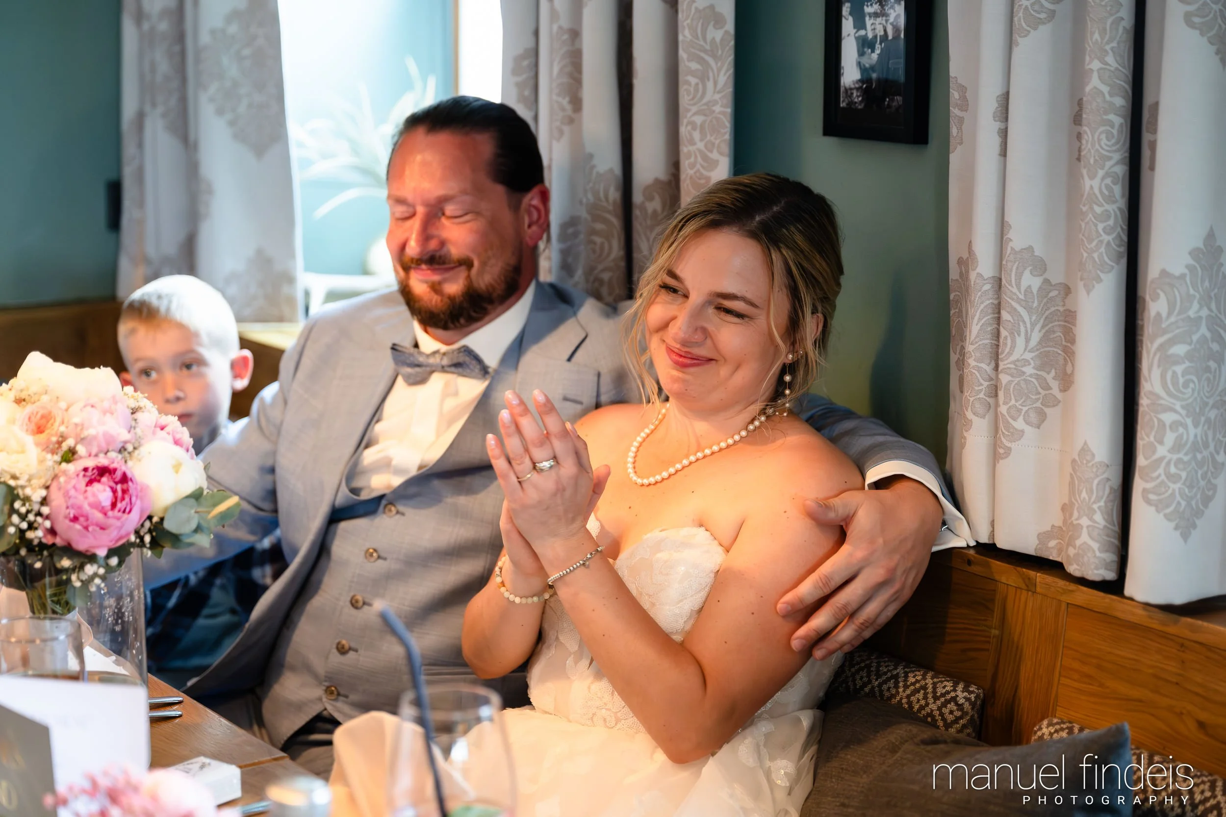 0558_Hochzeit_RundS_www.manuelfindeis.com.jpg