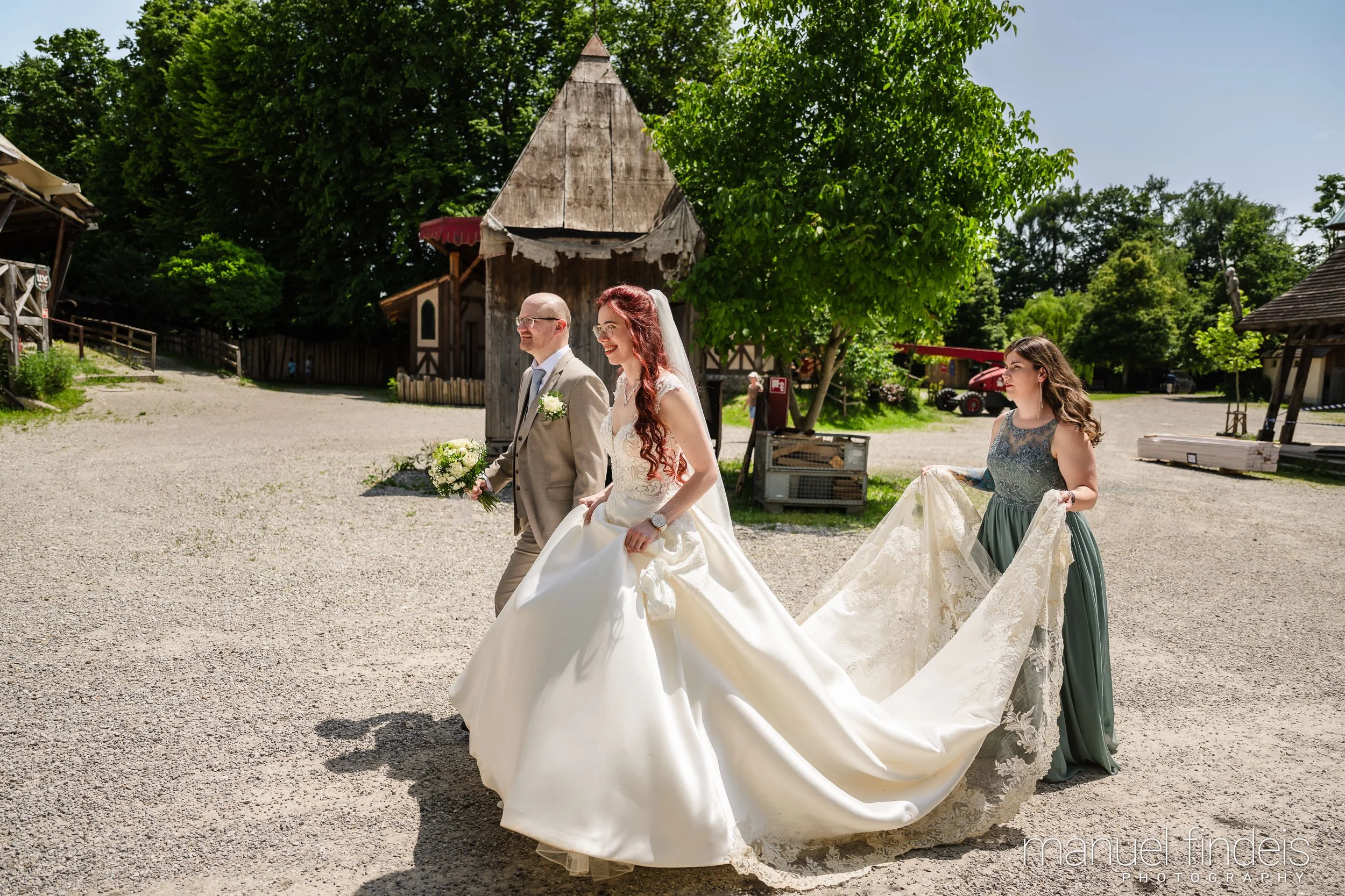 0355_Hochzeit-LUM_www.manuelfindeis.com.jpg