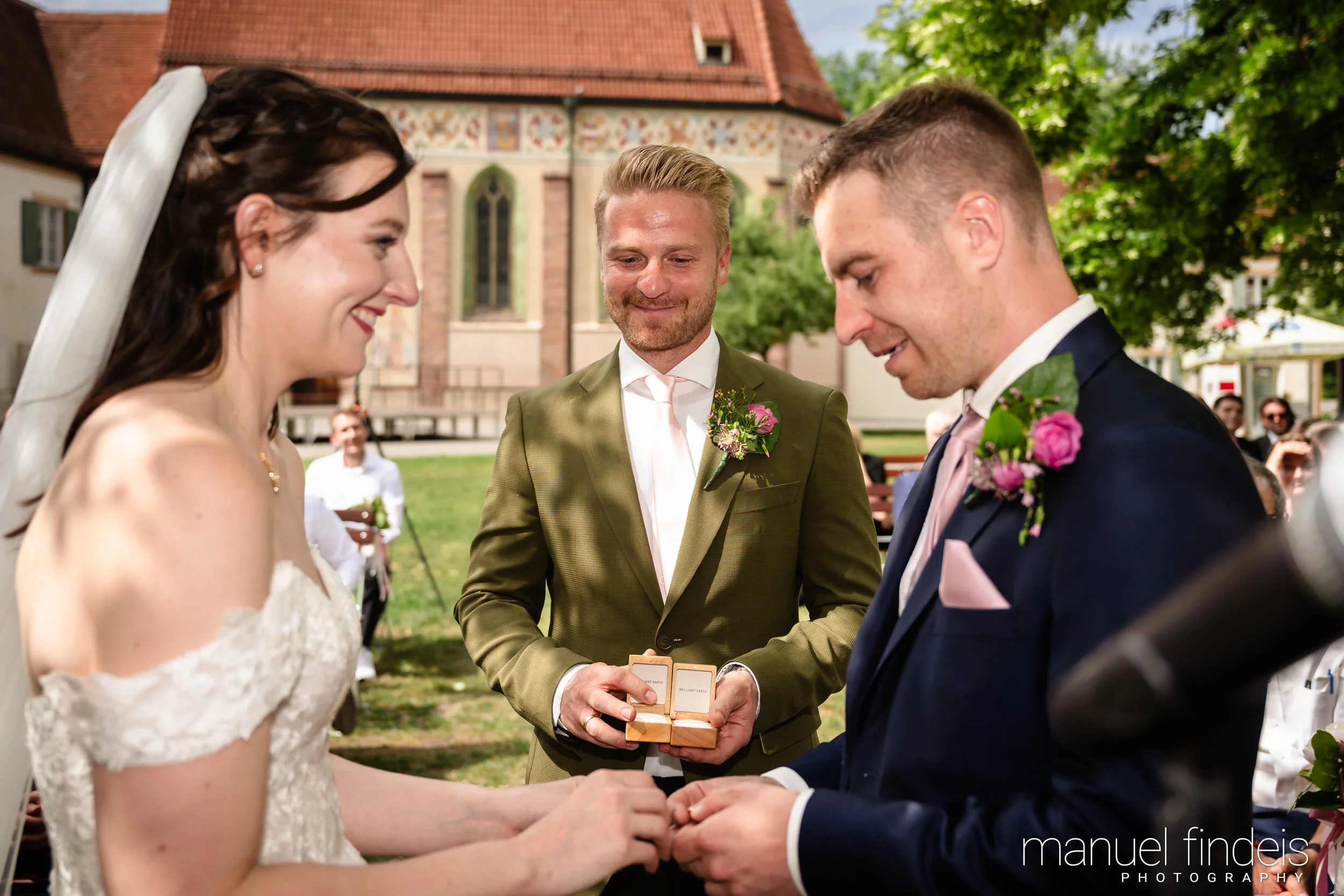 0226_Hochzeit_RuS_www.manuelfindeis.com.jpg