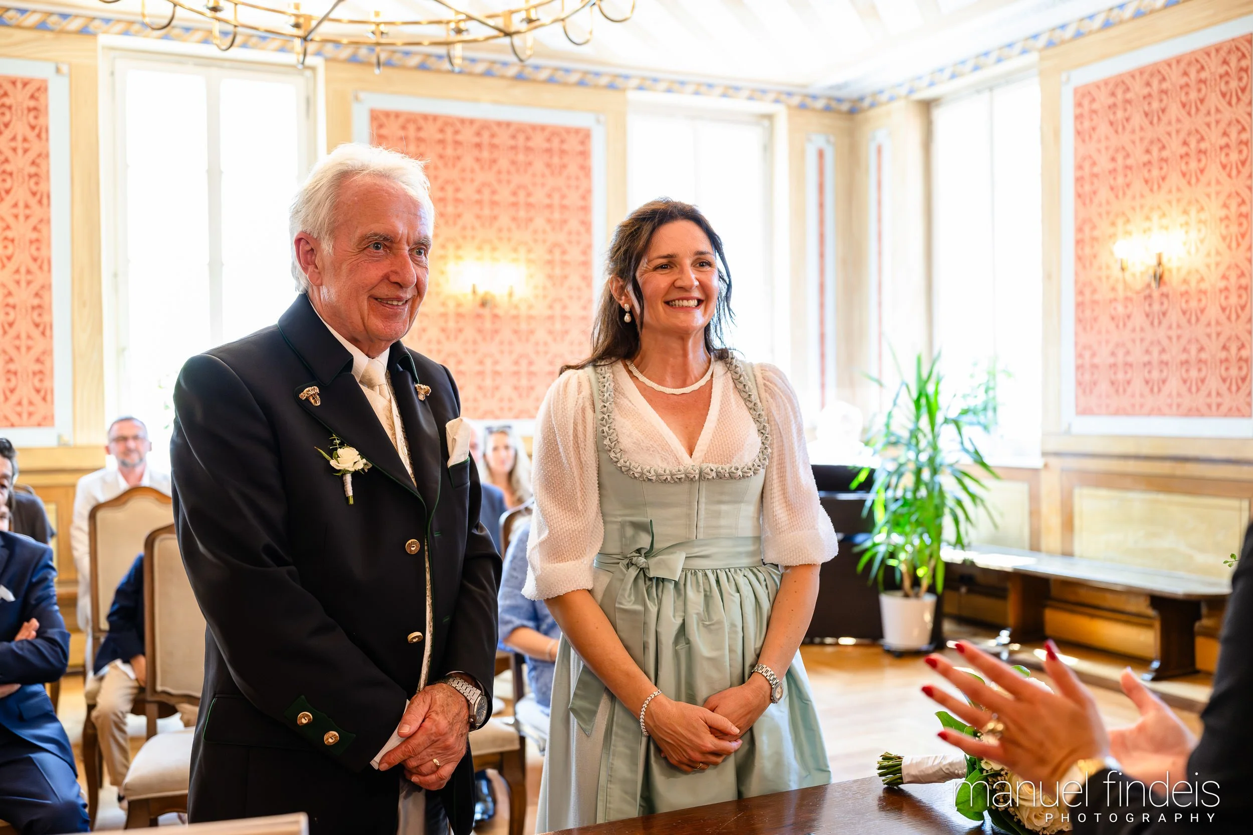 0162_Hochzeit_AuE_www.manuelfindeis.com.jpg