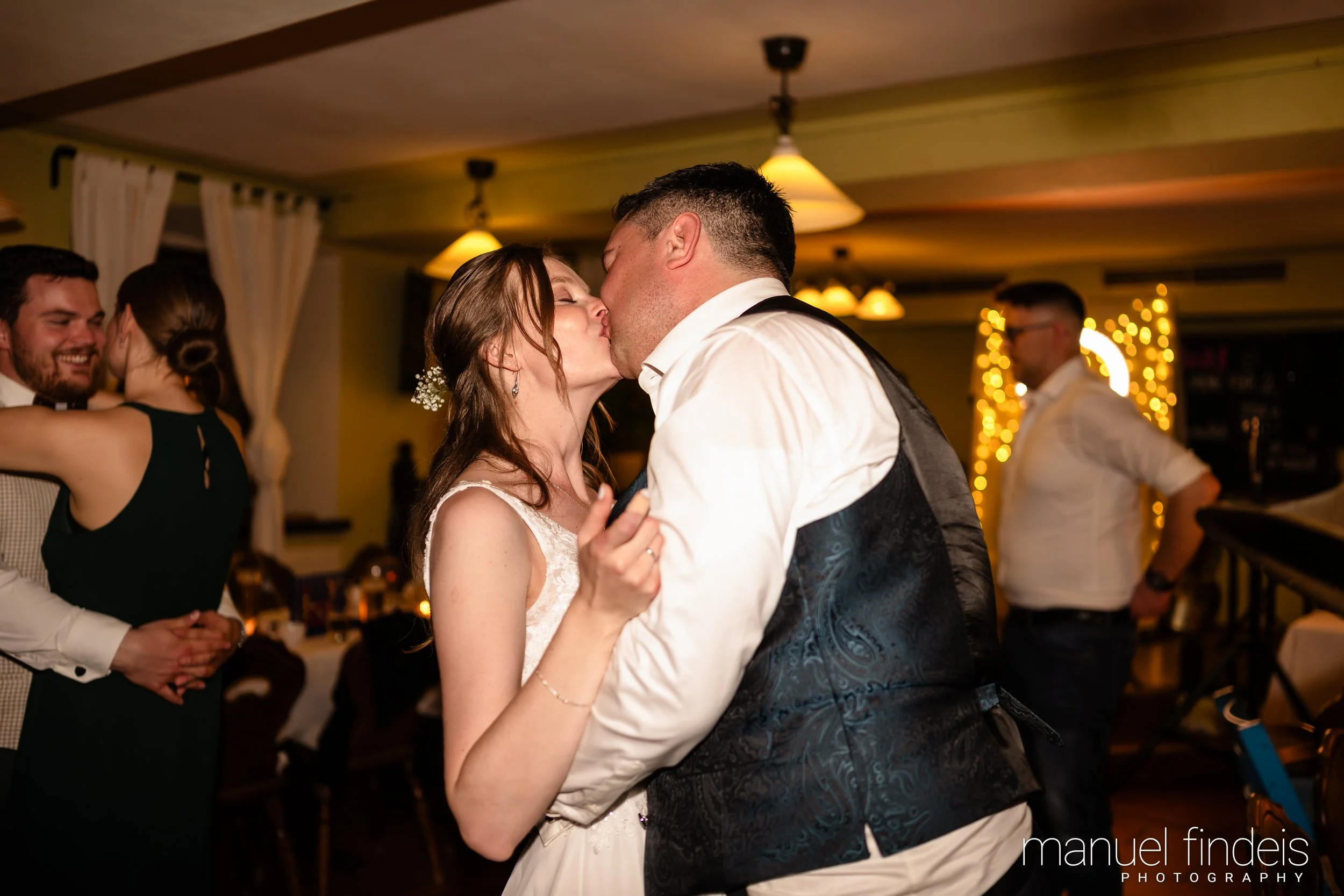 1142_Hochzeit_VuA_www.manuelfindeis.com.jpg