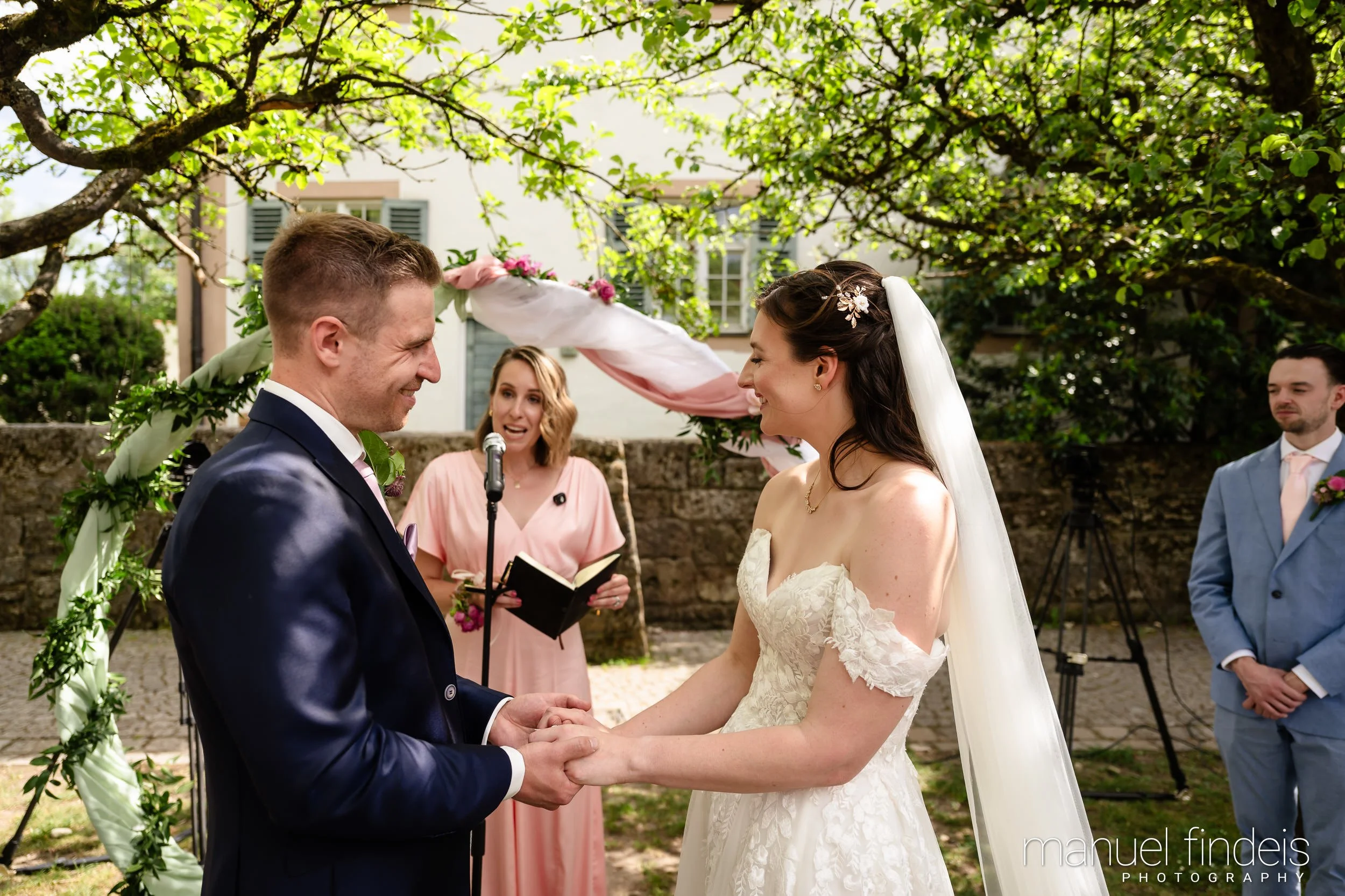 0222_Hochzeit_RuS_www.manuelfindeis.com.jpg