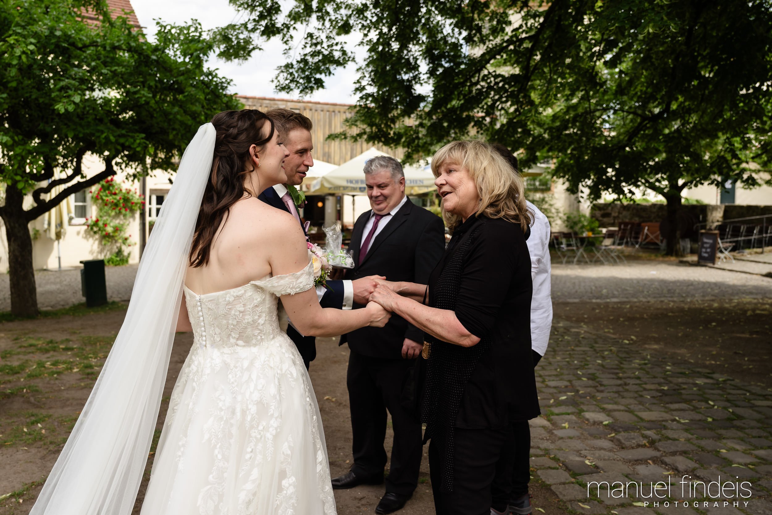 0357_Hochzeit_RuS_www.manuelfindeis.com.jpg