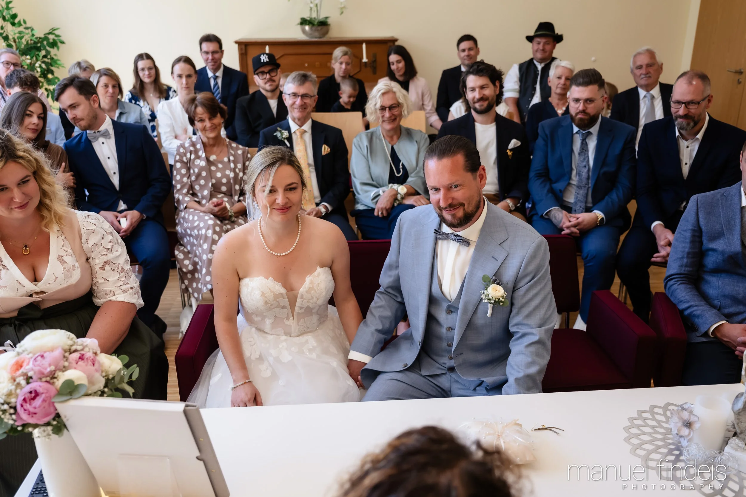 0296_Hochzeit_RundS_www.manuelfindeis.com.jpg