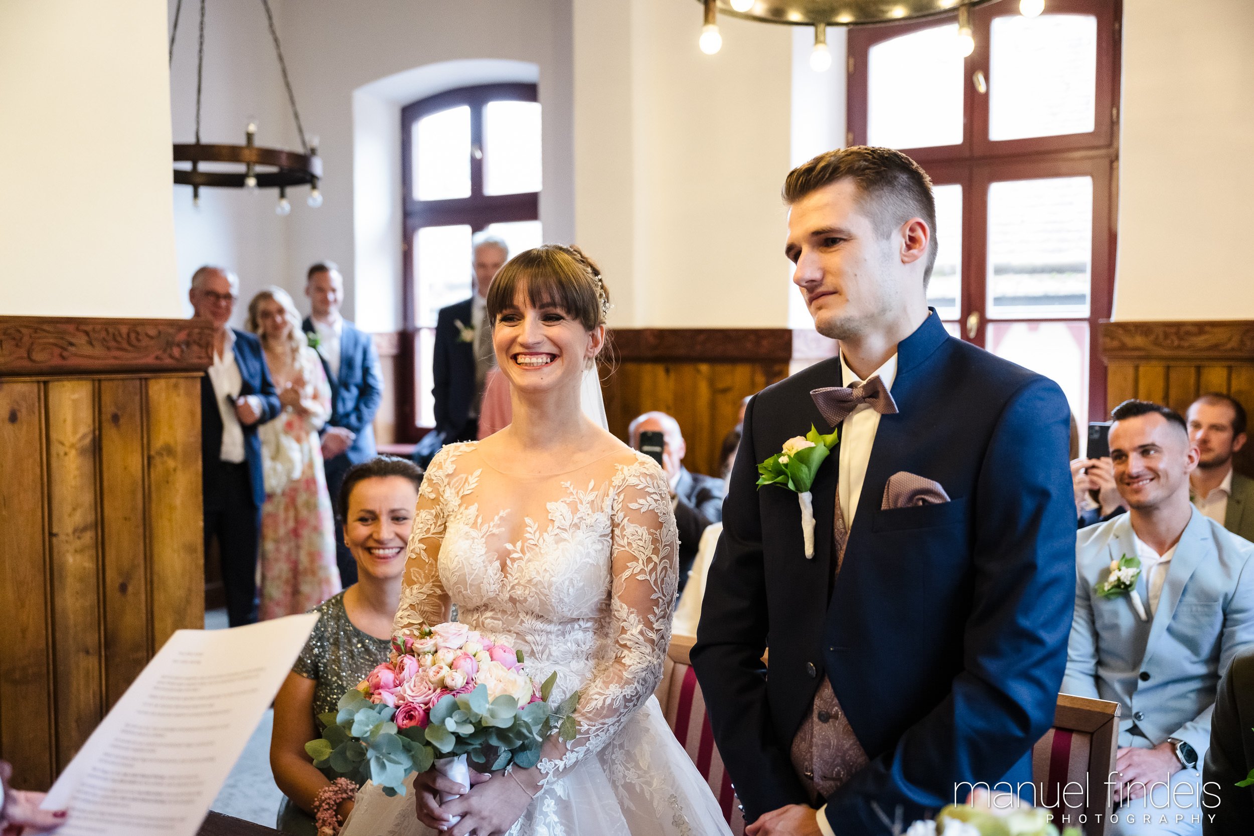 0176_Hochzeit-AuJ_www.manuelfindeis.com.jpg