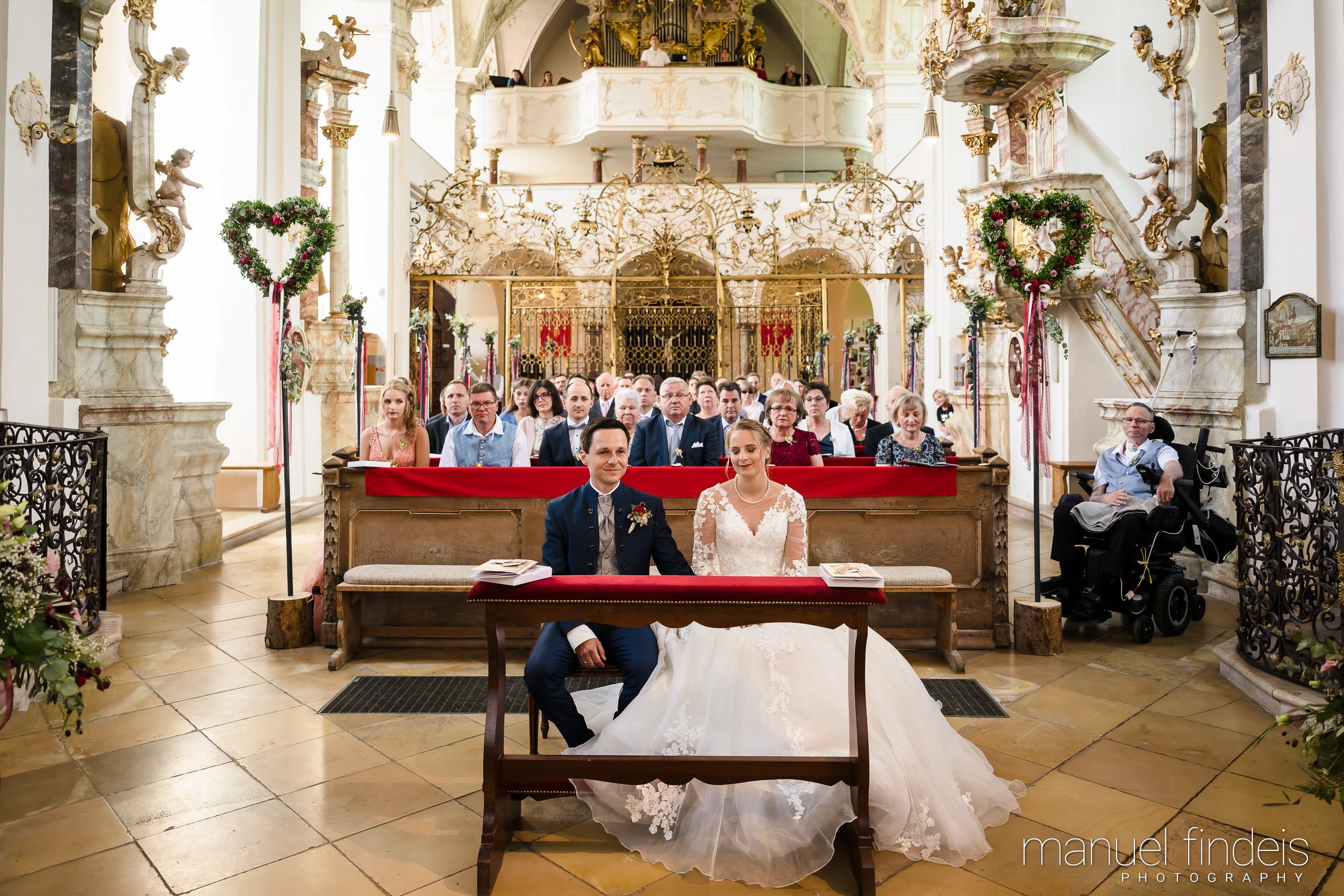 0383_Hochzeit-MuR-Kirche_www.manuelfindeis.com.jpg