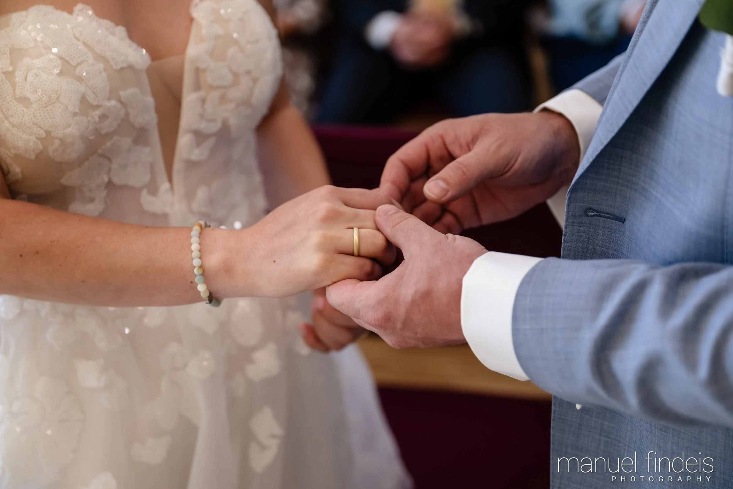 0274_Hochzeit_RundS_www.manuelfindeis.com.jpg