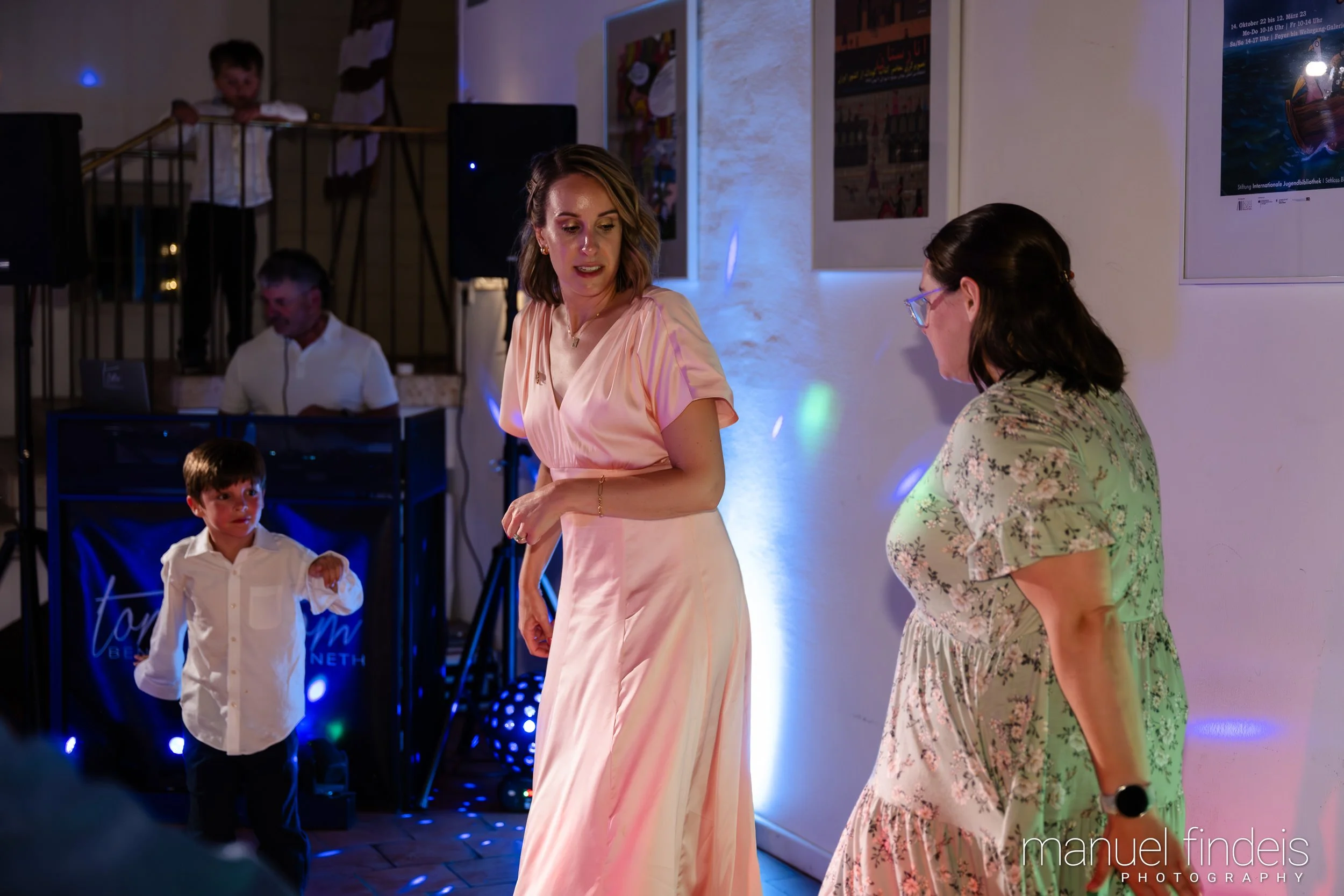 1012_Hochzeit_RuS_www.manuelfindeis.com.jpg