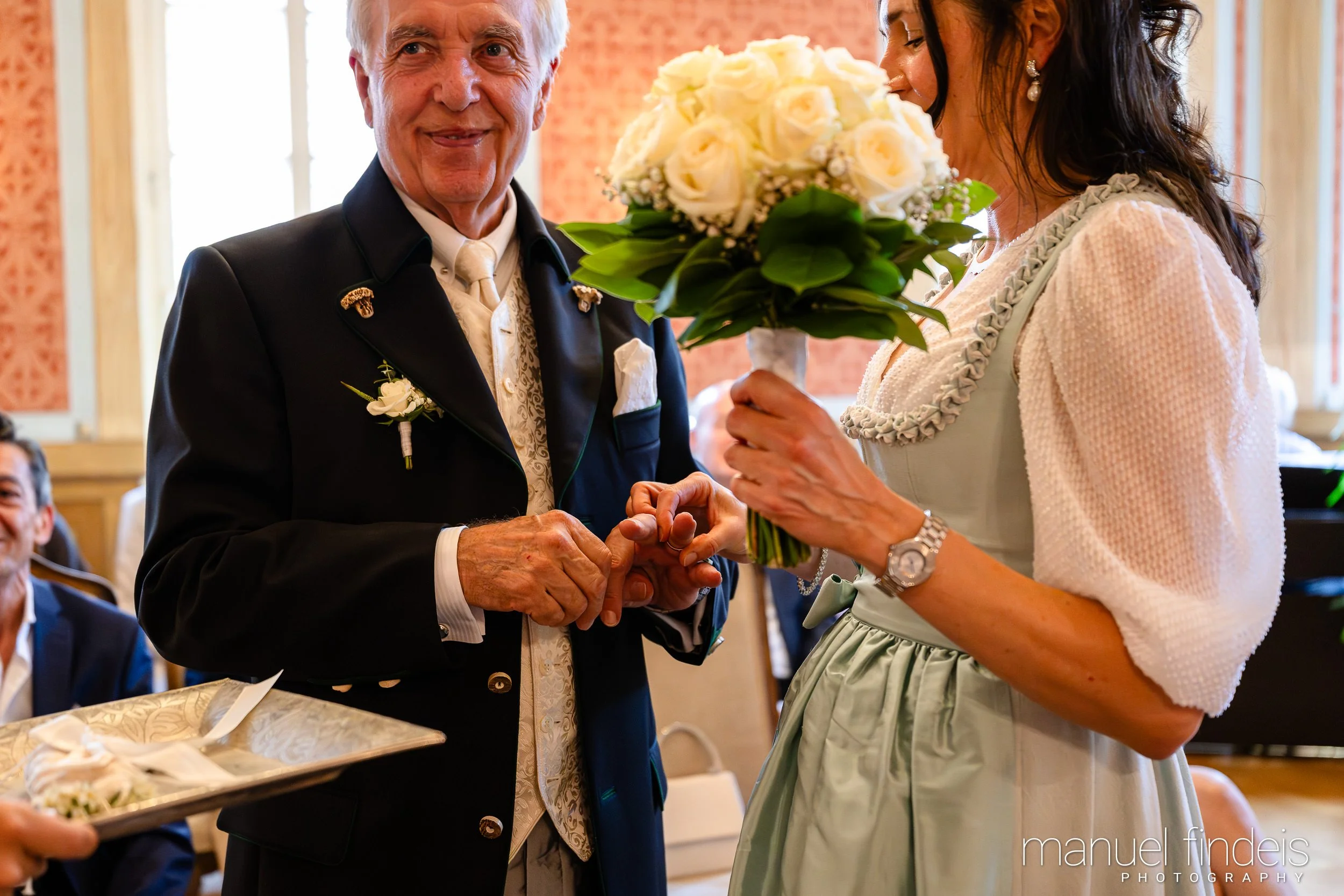 0136_Hochzeit_AuE_www.manuelfindeis.com.jpg
