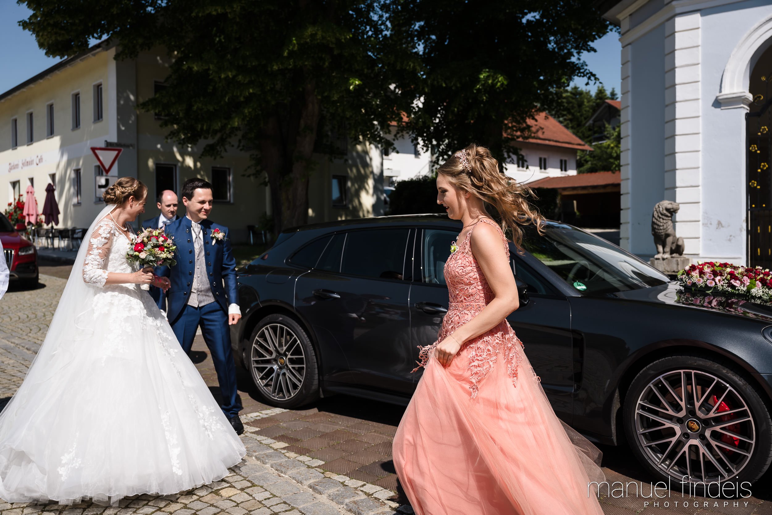 0133_Hochzeit-MuR-Kirche_www.manuelfindeis.com.jpg