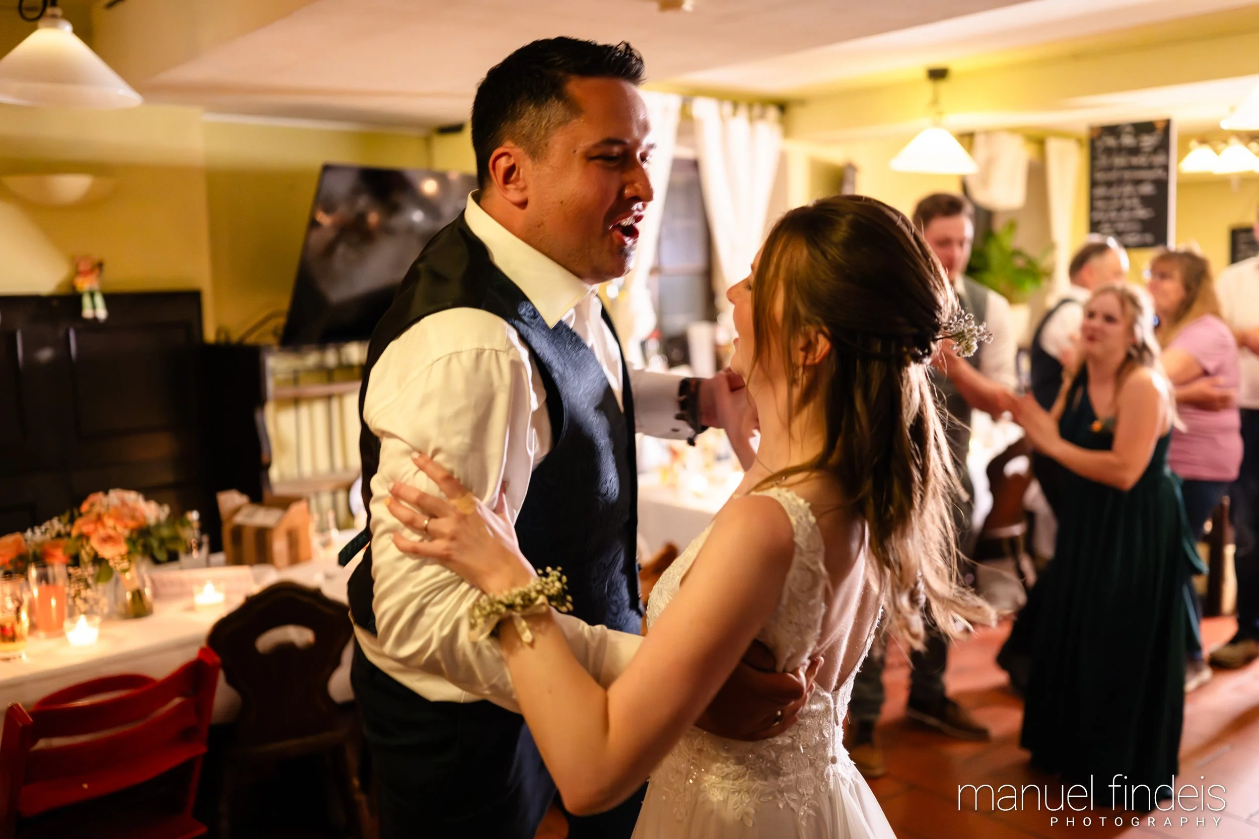 1020_Hochzeit_VuA_www.manuelfindeis.com.jpg