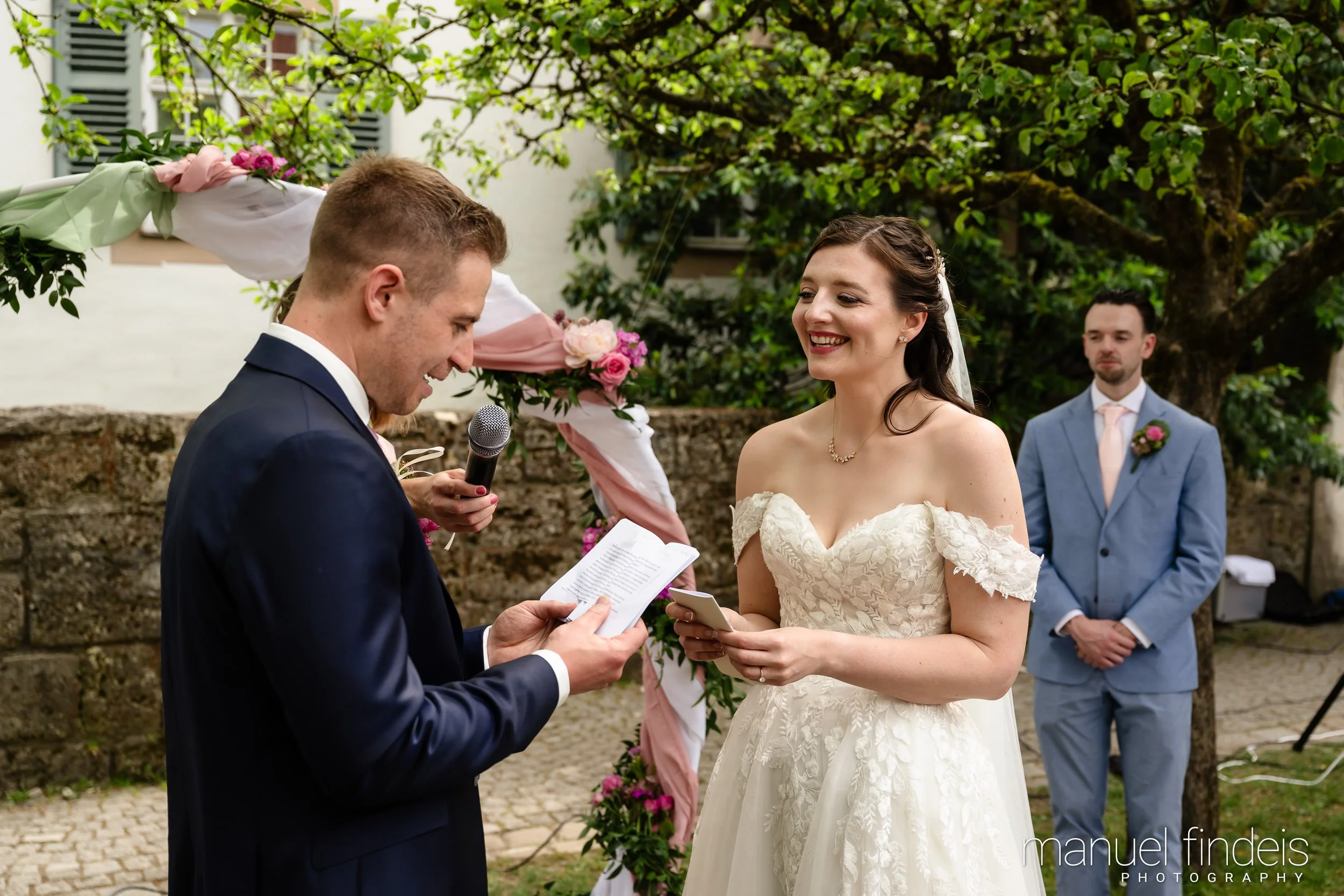 0159_Hochzeit_RuS_www.manuelfindeis.com.jpg