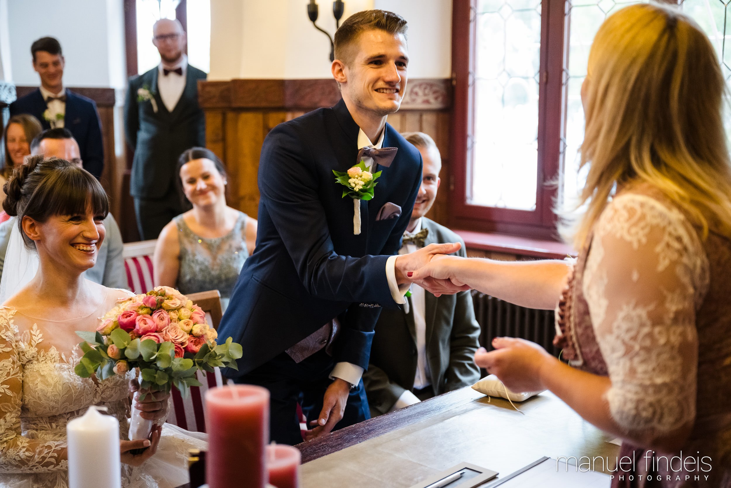 0256_Hochzeit-AuJ_www.manuelfindeis.com.jpg
