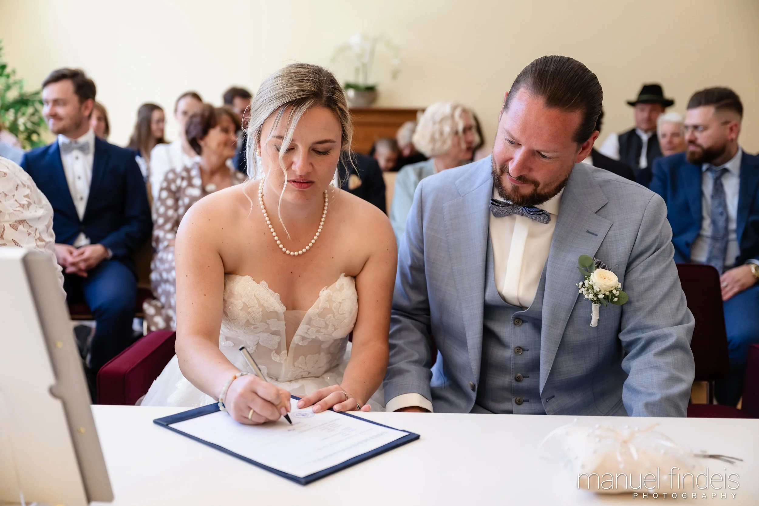 0299_Hochzeit_RundS_www.manuelfindeis.com.jpg
