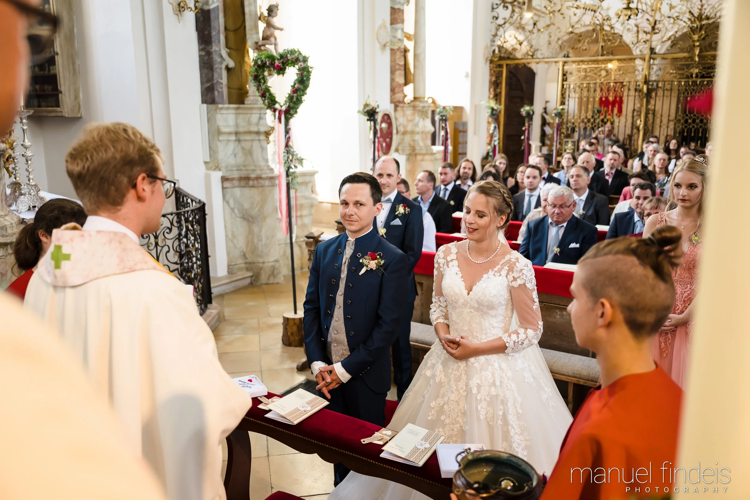 0289_Hochzeit-MuR-Kirche_www.manuelfindeis.com.jpg