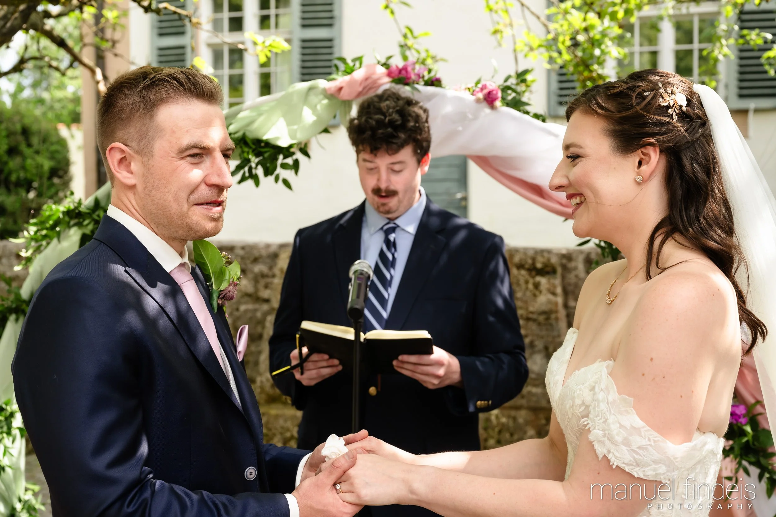 0126_Hochzeit_RuS_www.manuelfindeis.com.jpg