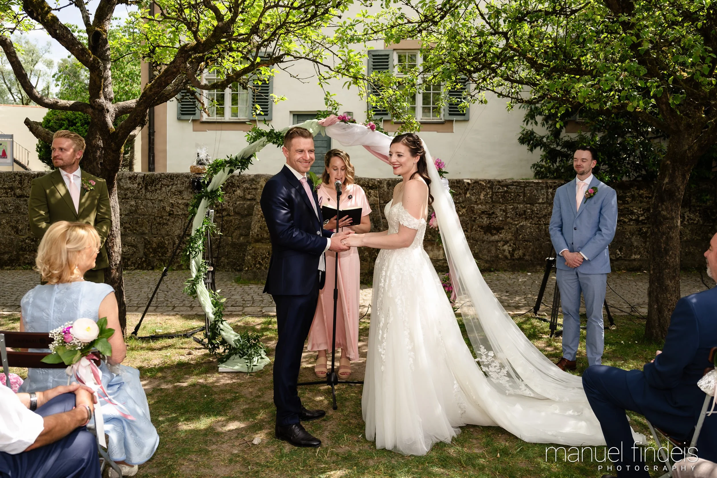 0134_Hochzeit_RuS_www.manuelfindeis.com.jpg