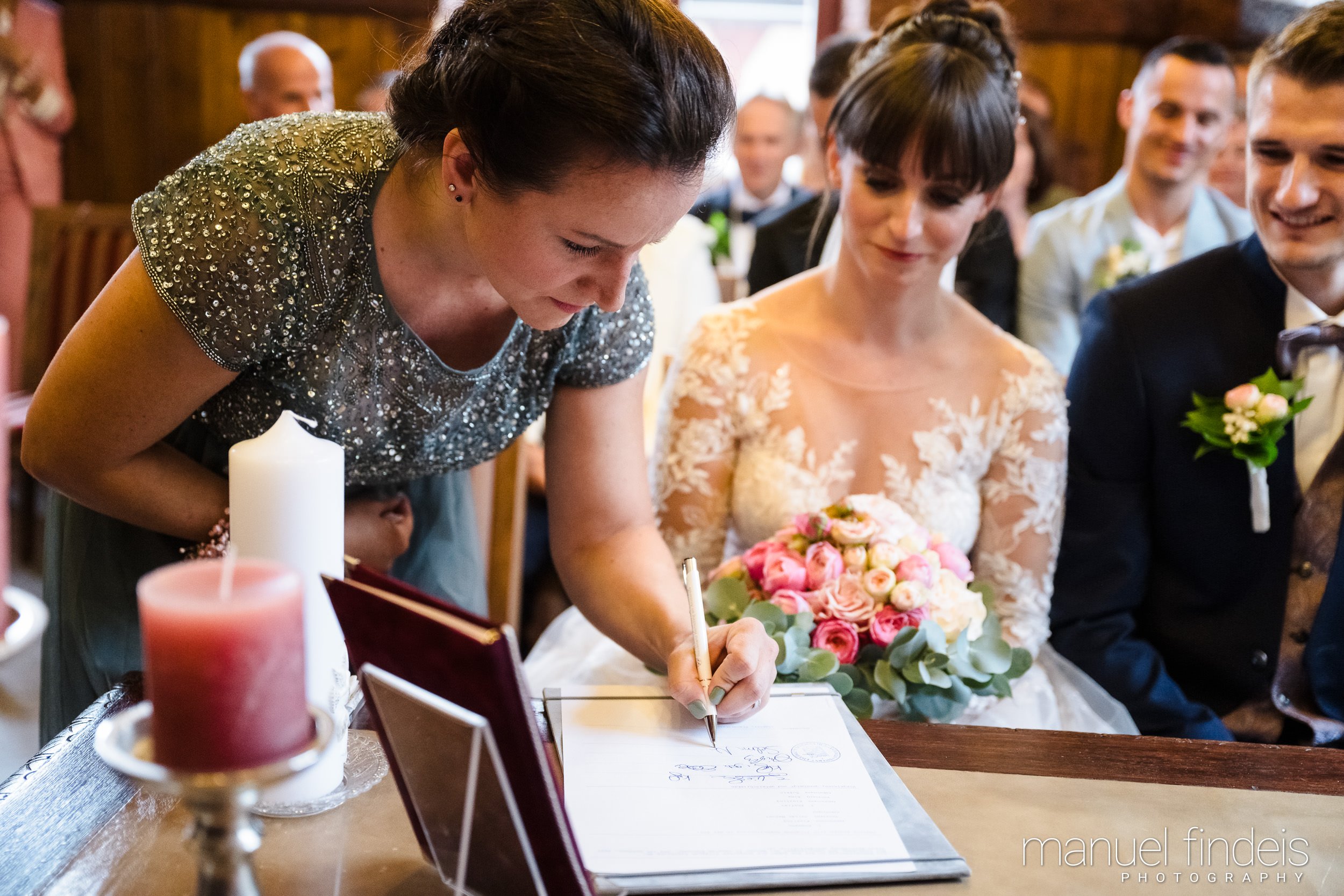 0253_Hochzeit-AuJ_www.manuelfindeis.com.jpg