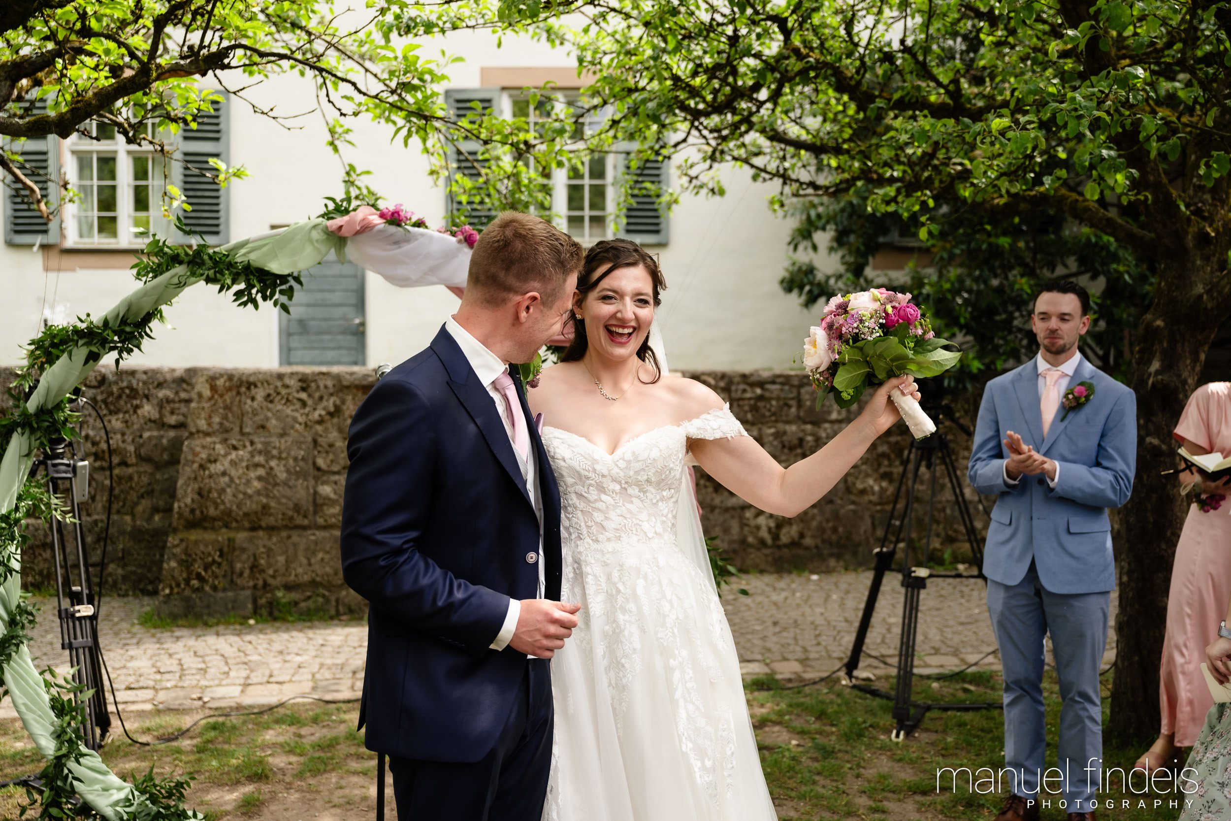 0252_Hochzeit_RuS_www.manuelfindeis.com.jpg