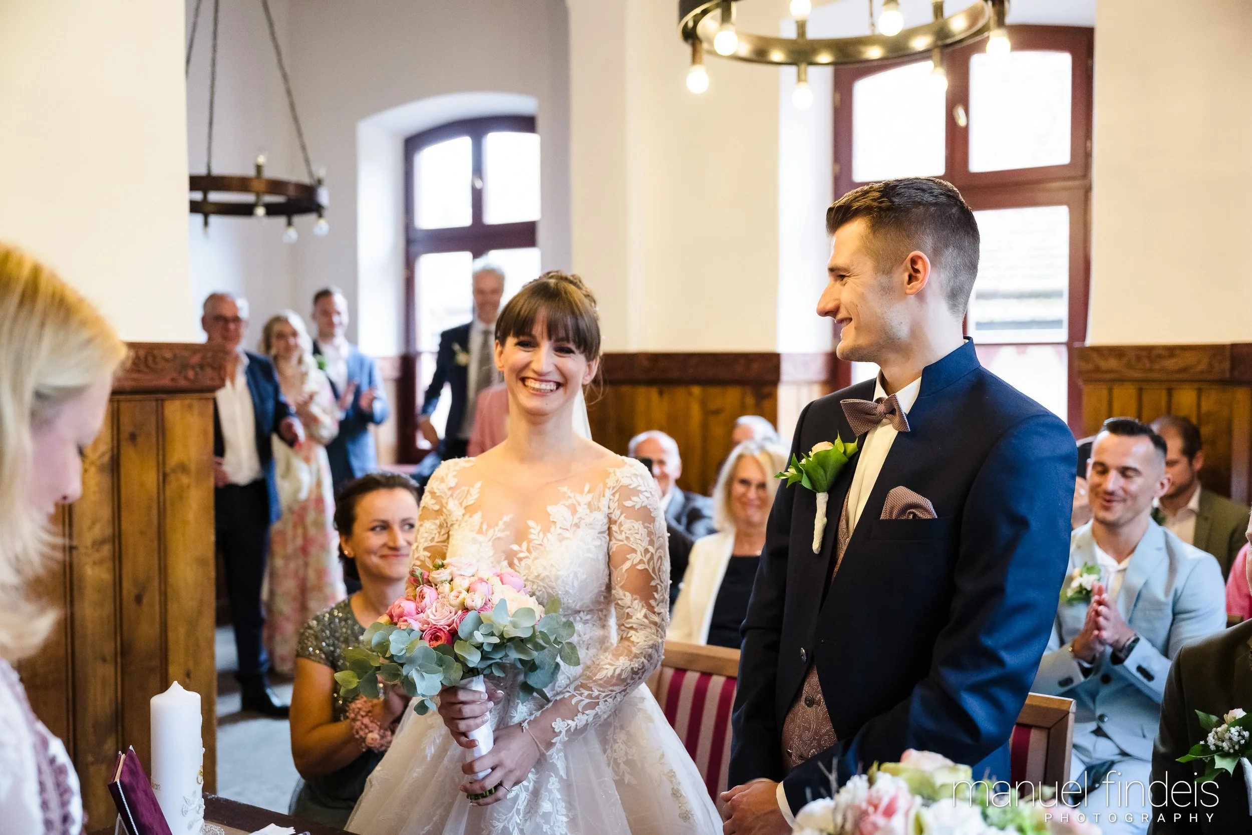 0179_Hochzeit-AuJ_www.manuelfindeis.com.jpg