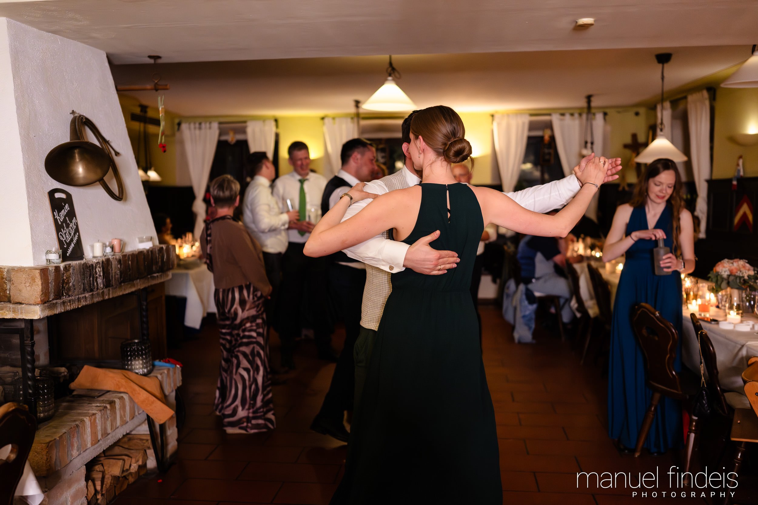 1064_Hochzeit_VuA_www.manuelfindeis.com.jpg
