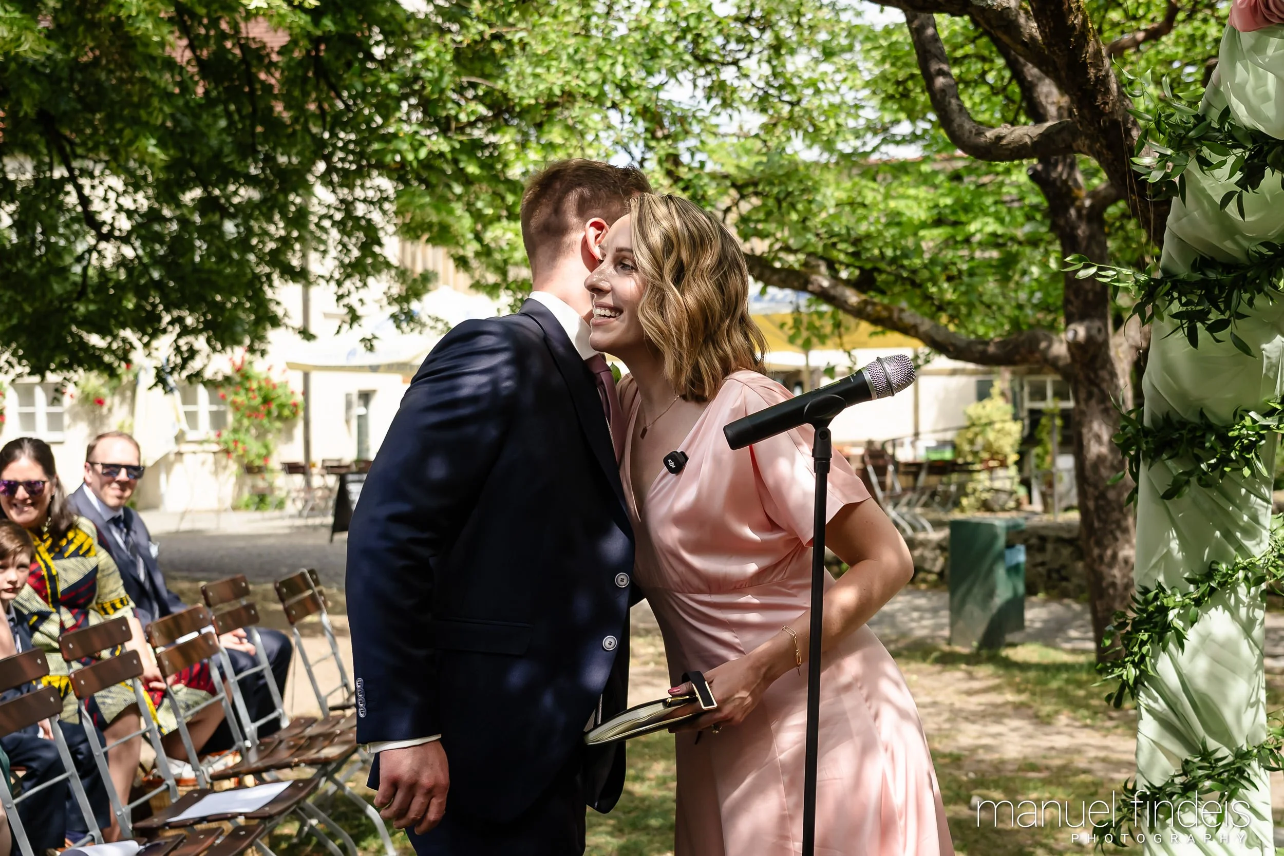 0085_Hochzeit_RuS_www.manuelfindeis.com.jpg