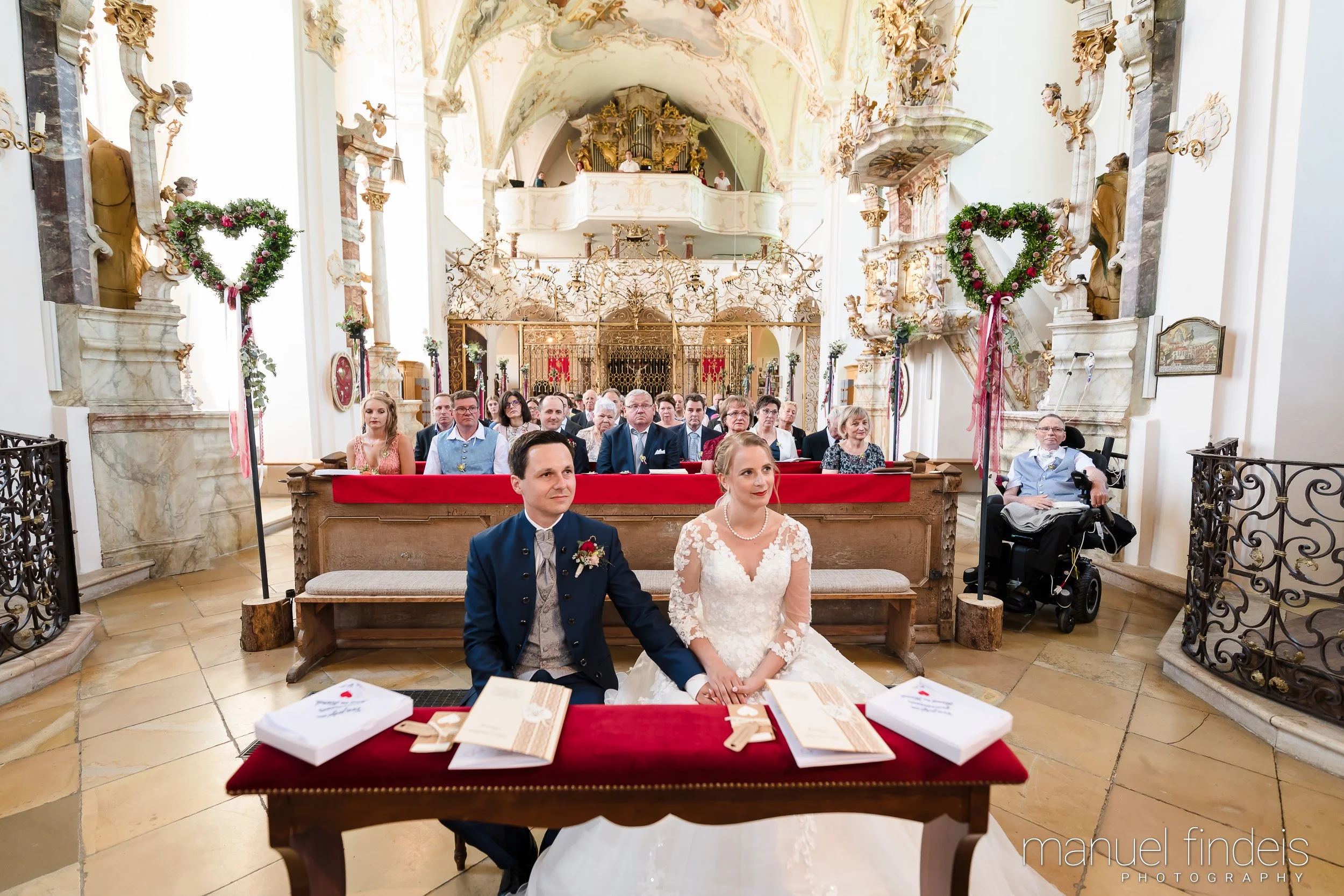 0261_Hochzeit-MuR-Kirche_www.manuelfindeis.com.jpg