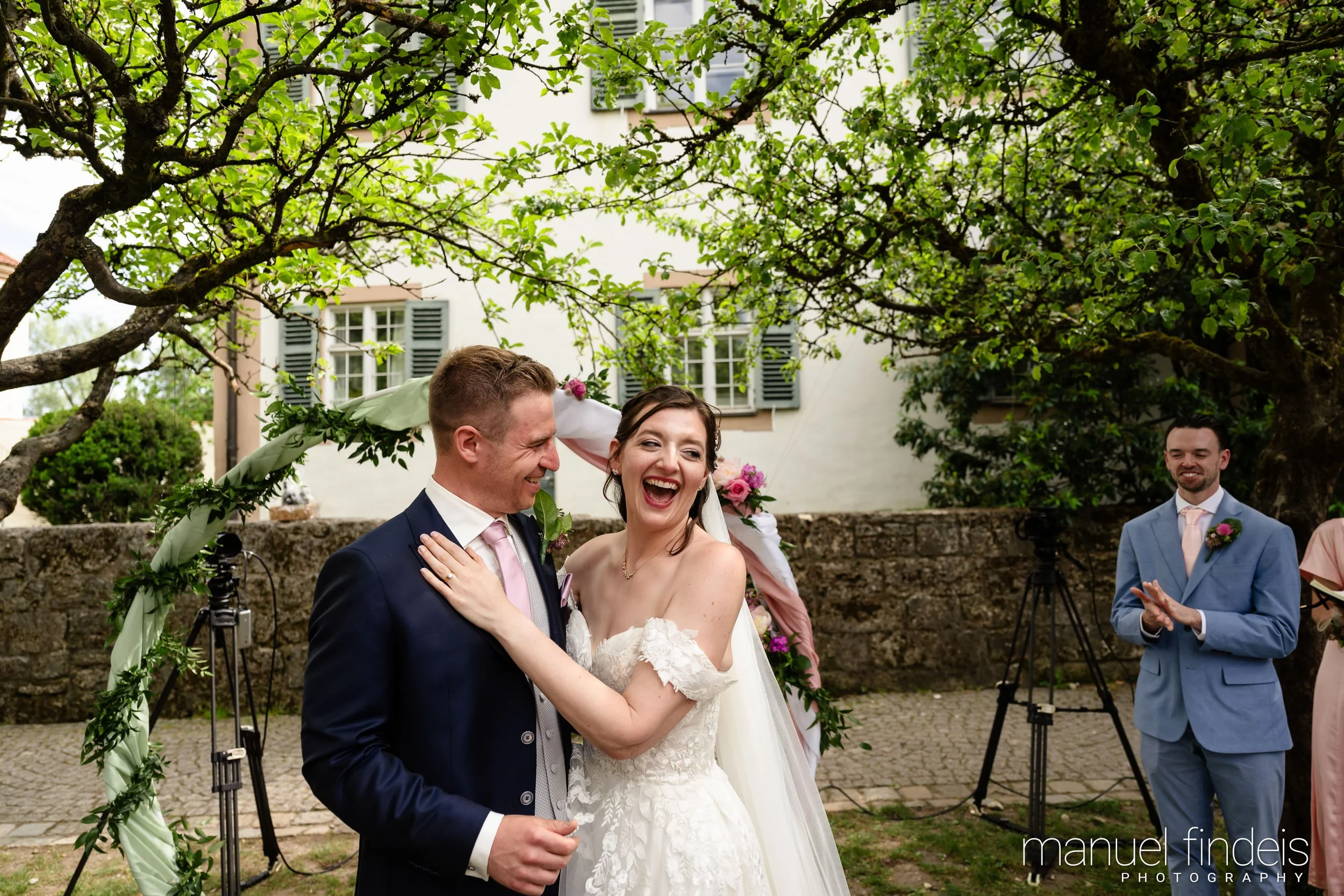 0248_Hochzeit_RuS_www.manuelfindeis.com.jpg