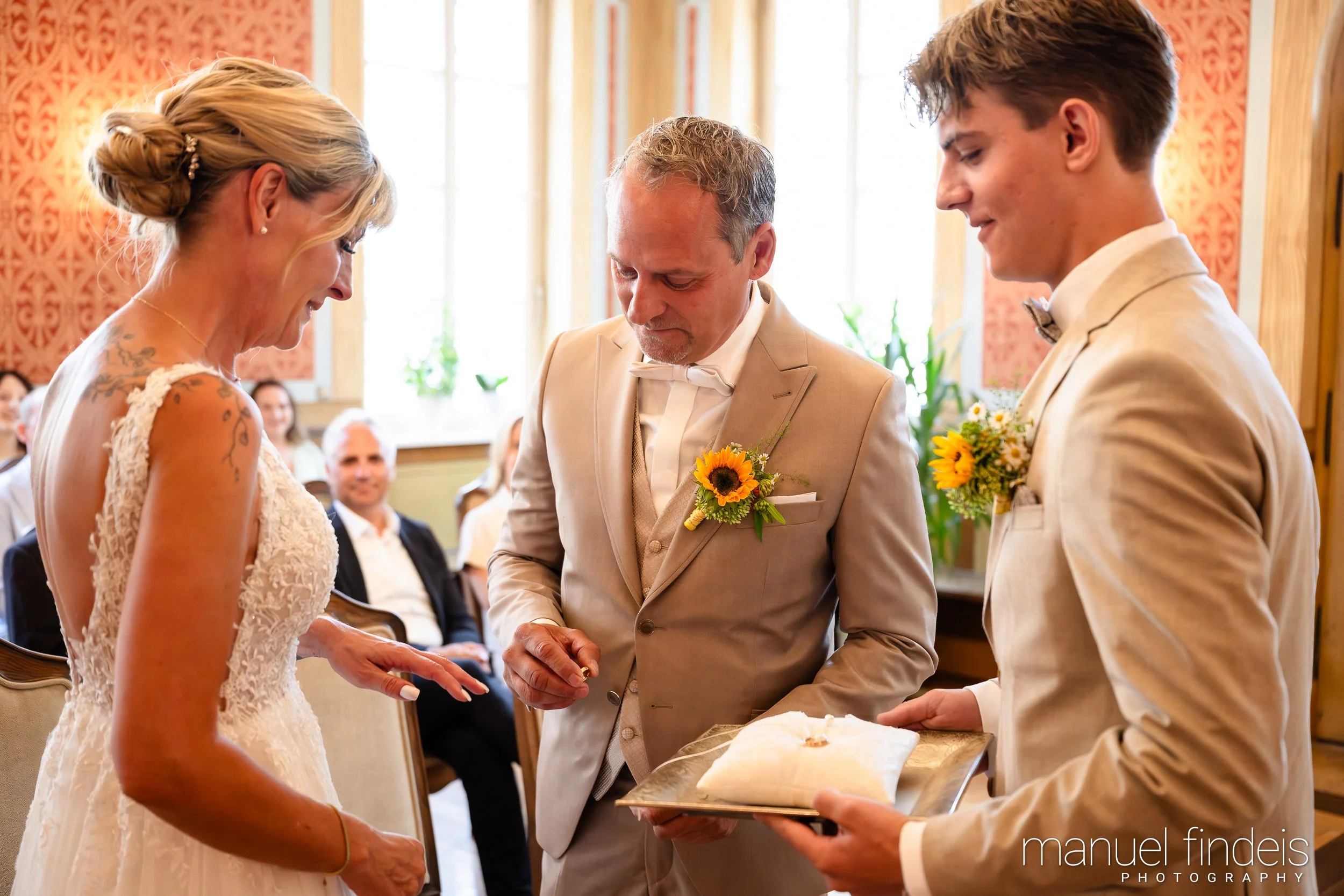 0176_Hochzeit_CuR_www.manuelfindeis.com.jpg