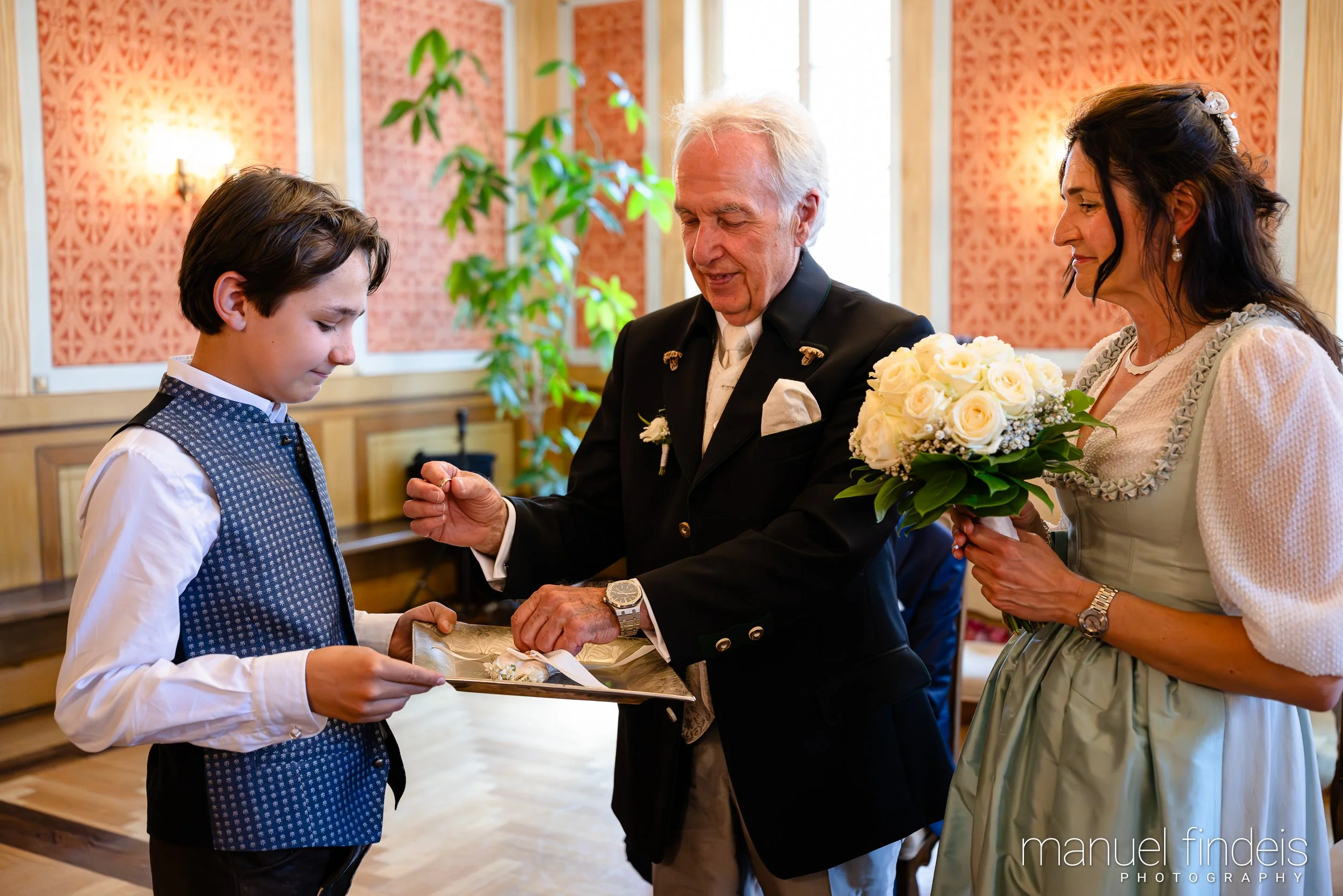 0129_Hochzeit_AuE_www.manuelfindeis.com.jpg