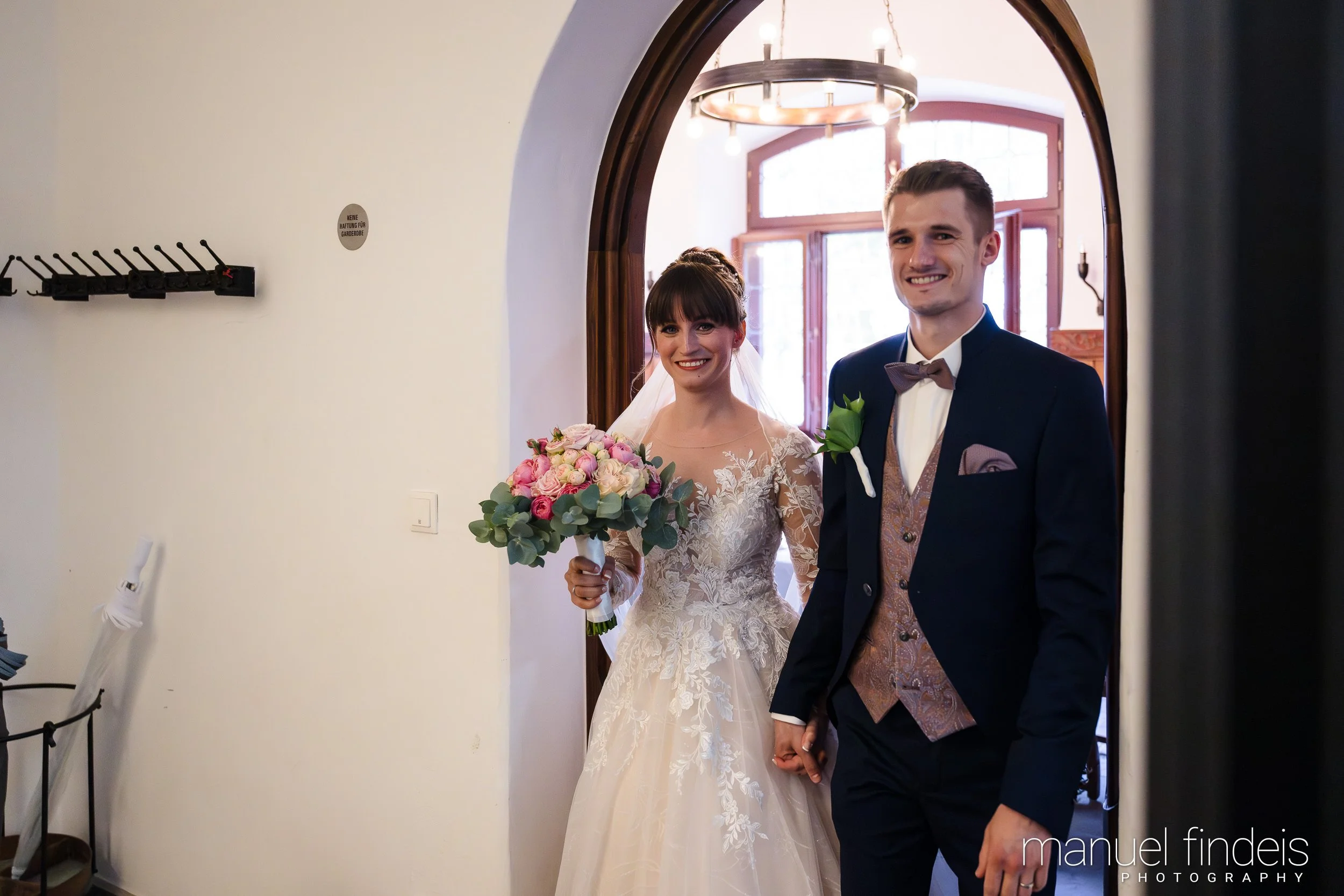0265_Hochzeit-AuJ_www.manuelfindeis.com.jpg