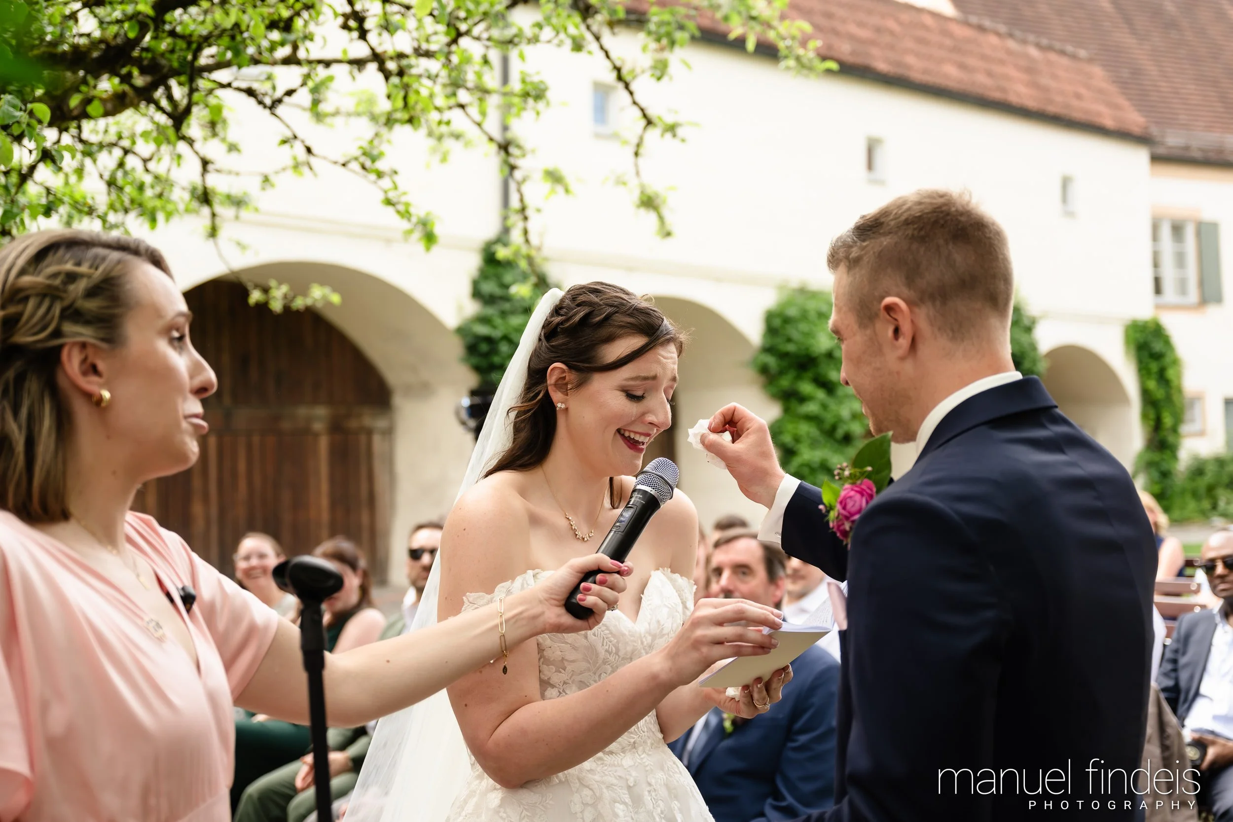 0189_Hochzeit_RuS_www.manuelfindeis.com.jpg