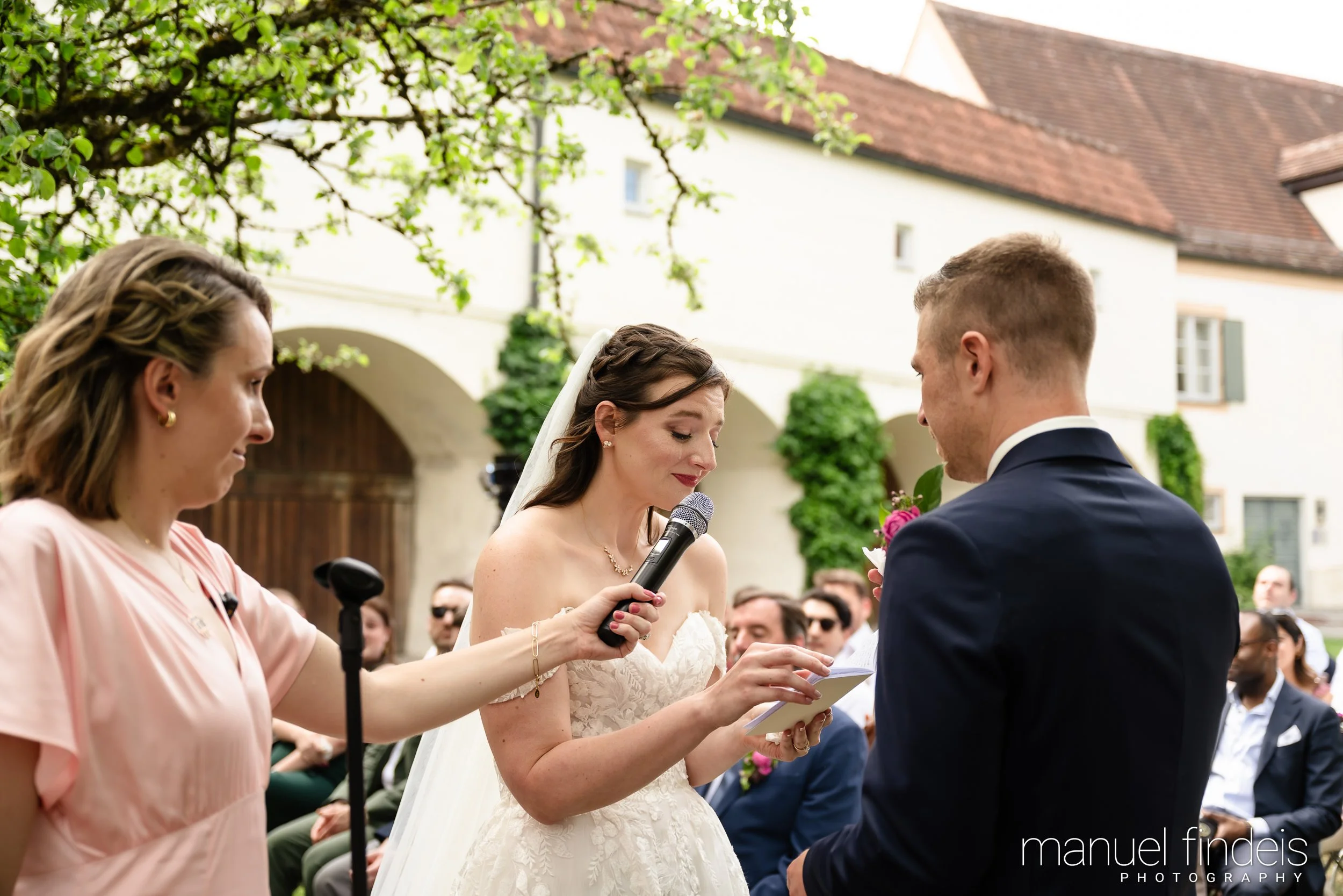0188_Hochzeit_RuS_www.manuelfindeis.com.jpg