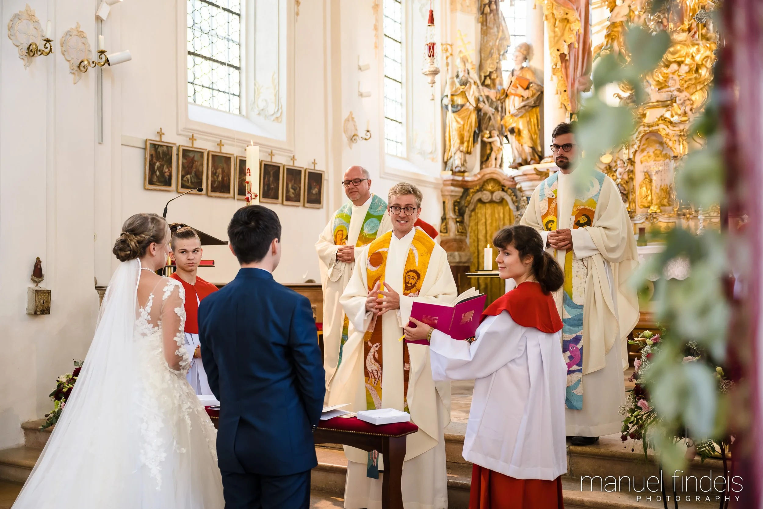 0277_Hochzeit-MuR-Kirche_www.manuelfindeis.com.jpg