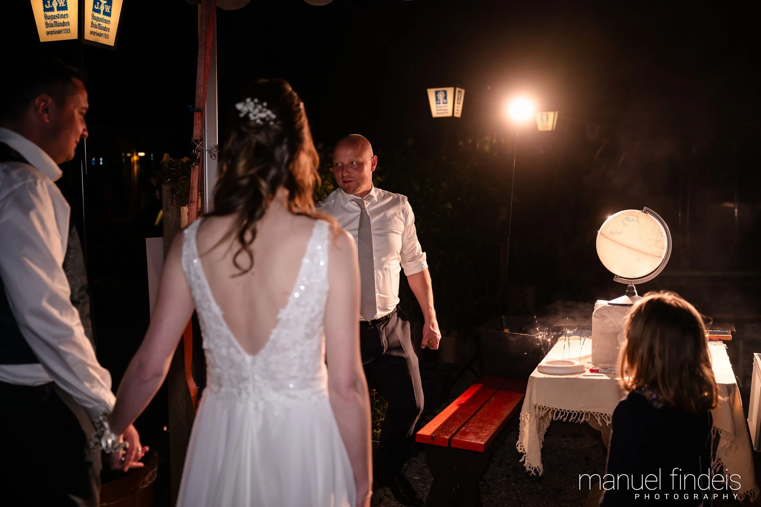 0869_Hochzeit_VuA_www.manuelfindeis.com.jpg