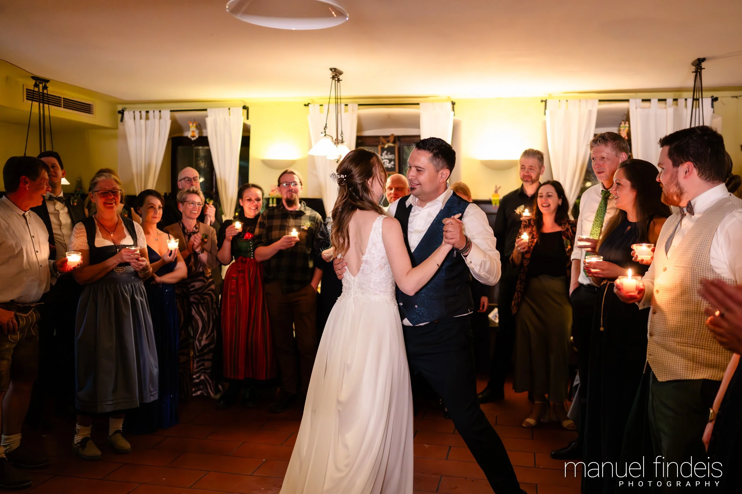 0967_Hochzeit_VuA_www.manuelfindeis.com.jpg