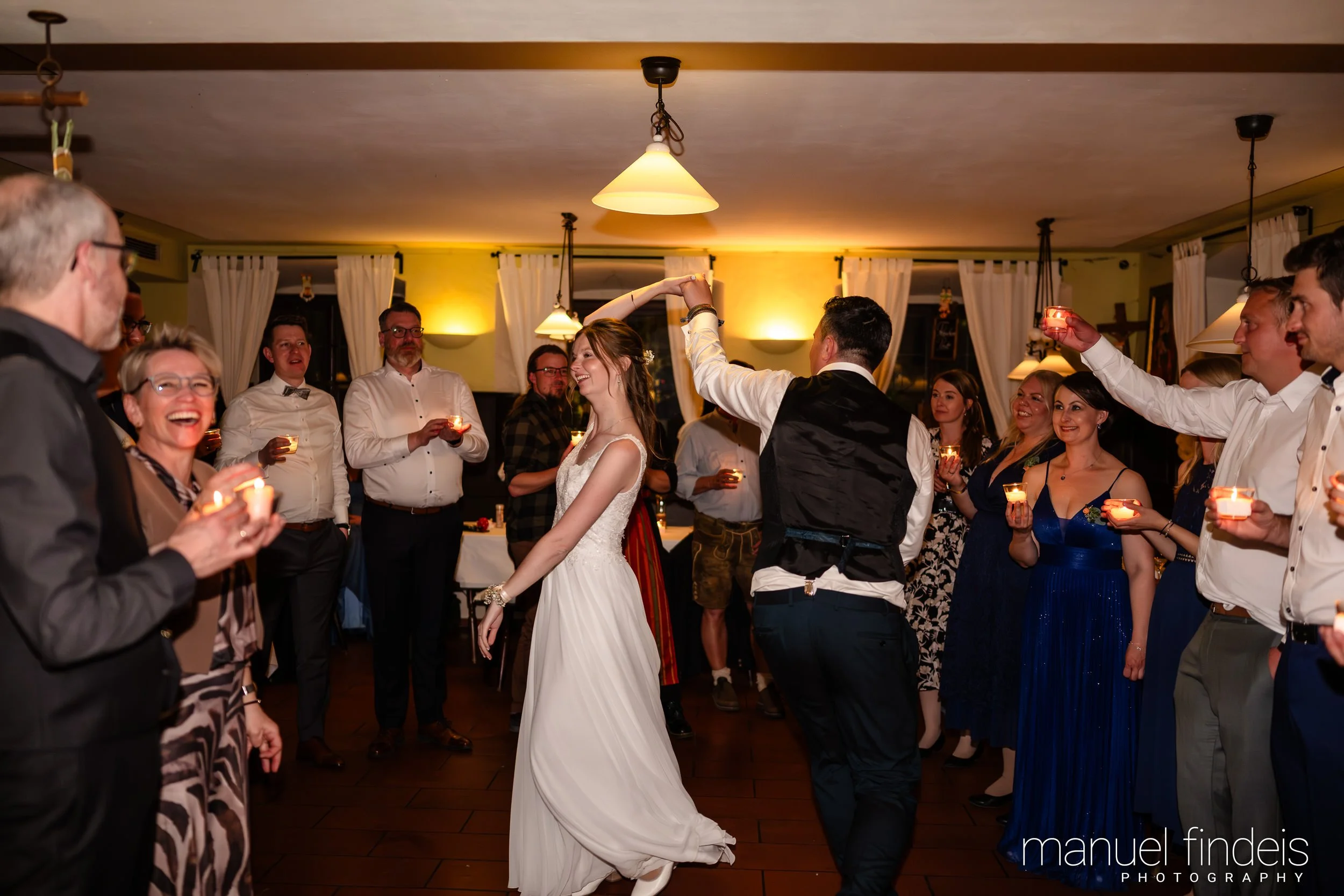 1150_Hochzeit_VuA_www.manuelfindeis.com.jpg