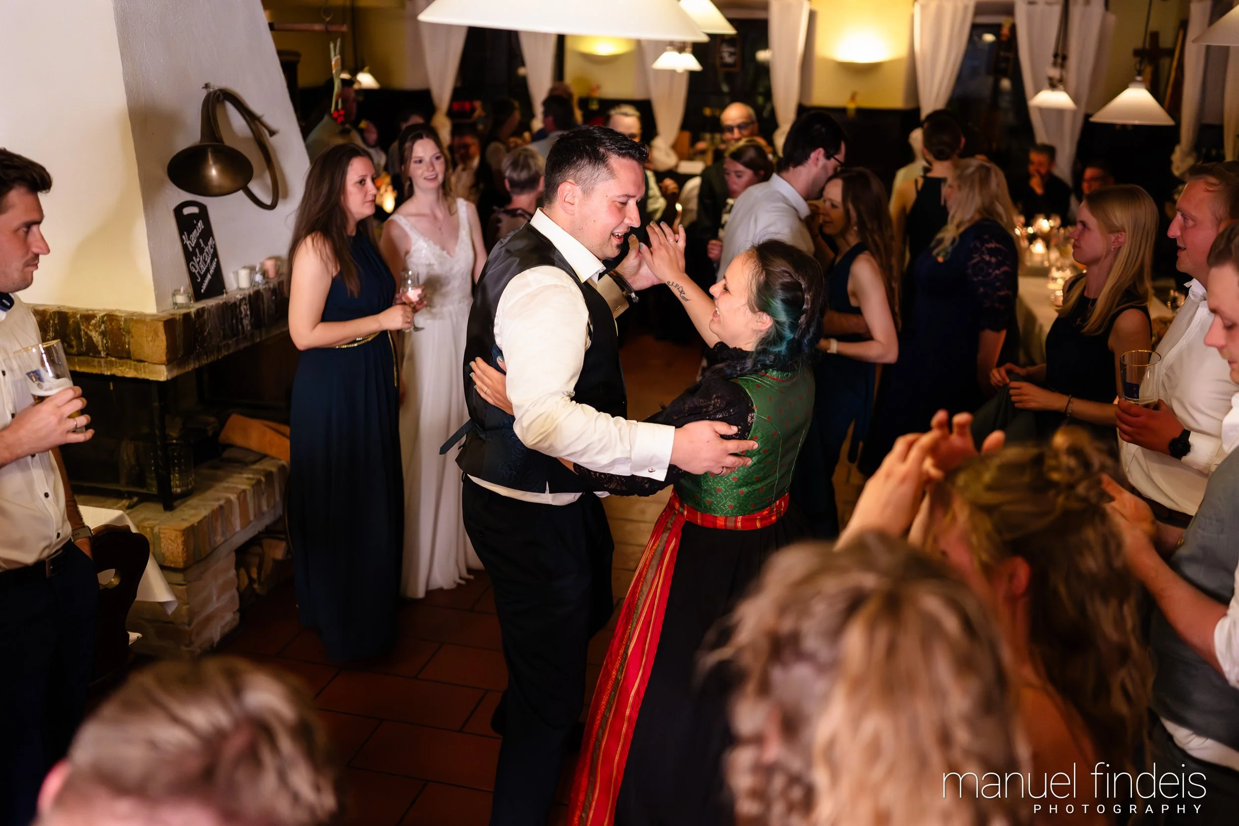 1029_Hochzeit_VuA_www.manuelfindeis.com.jpg