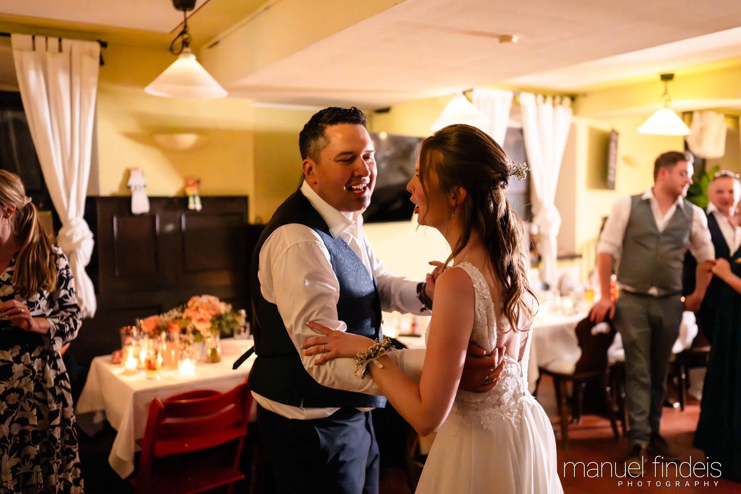 1026_Hochzeit_VuA_www.manuelfindeis.com.jpg