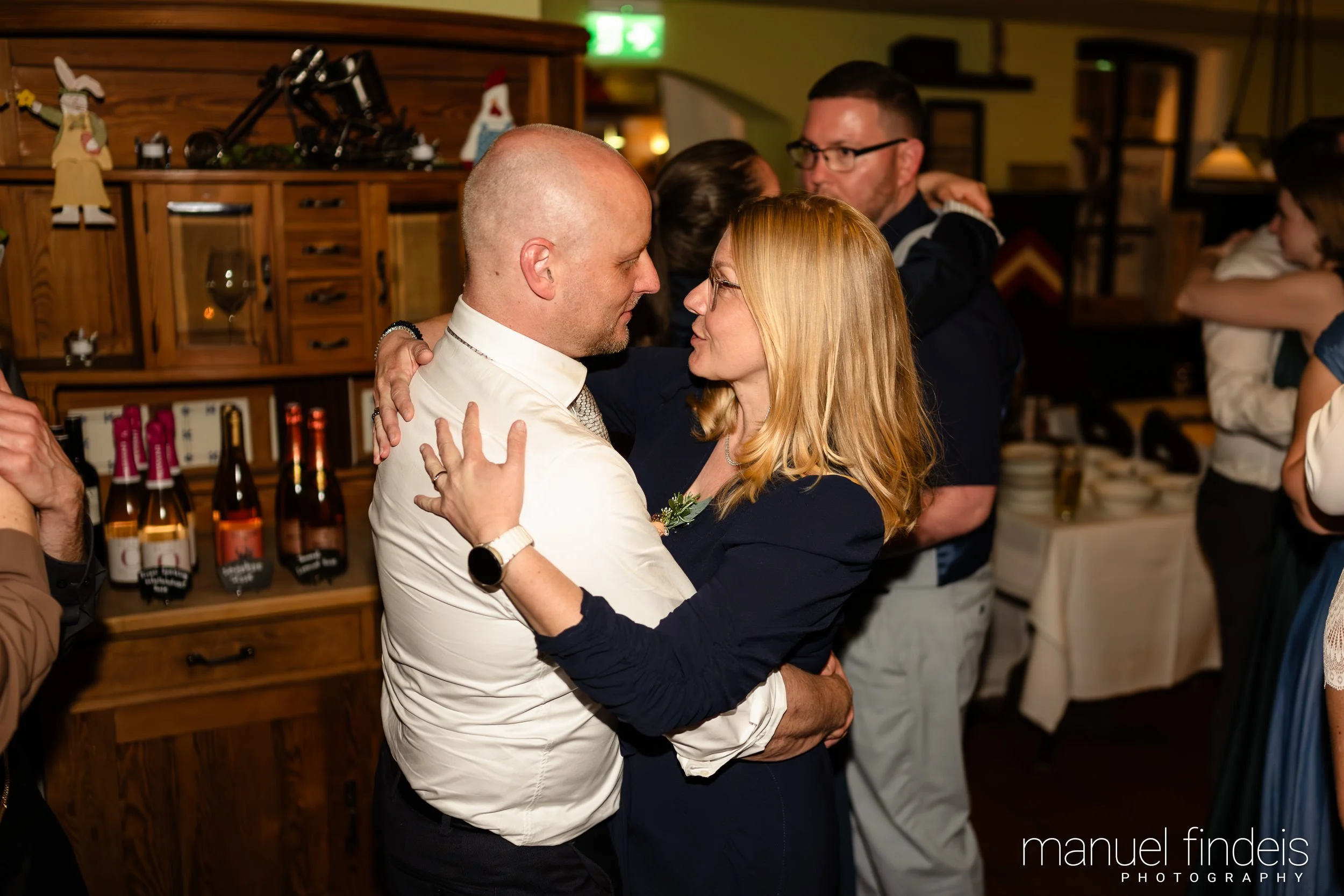 1138_Hochzeit_VuA_www.manuelfindeis.com.jpg