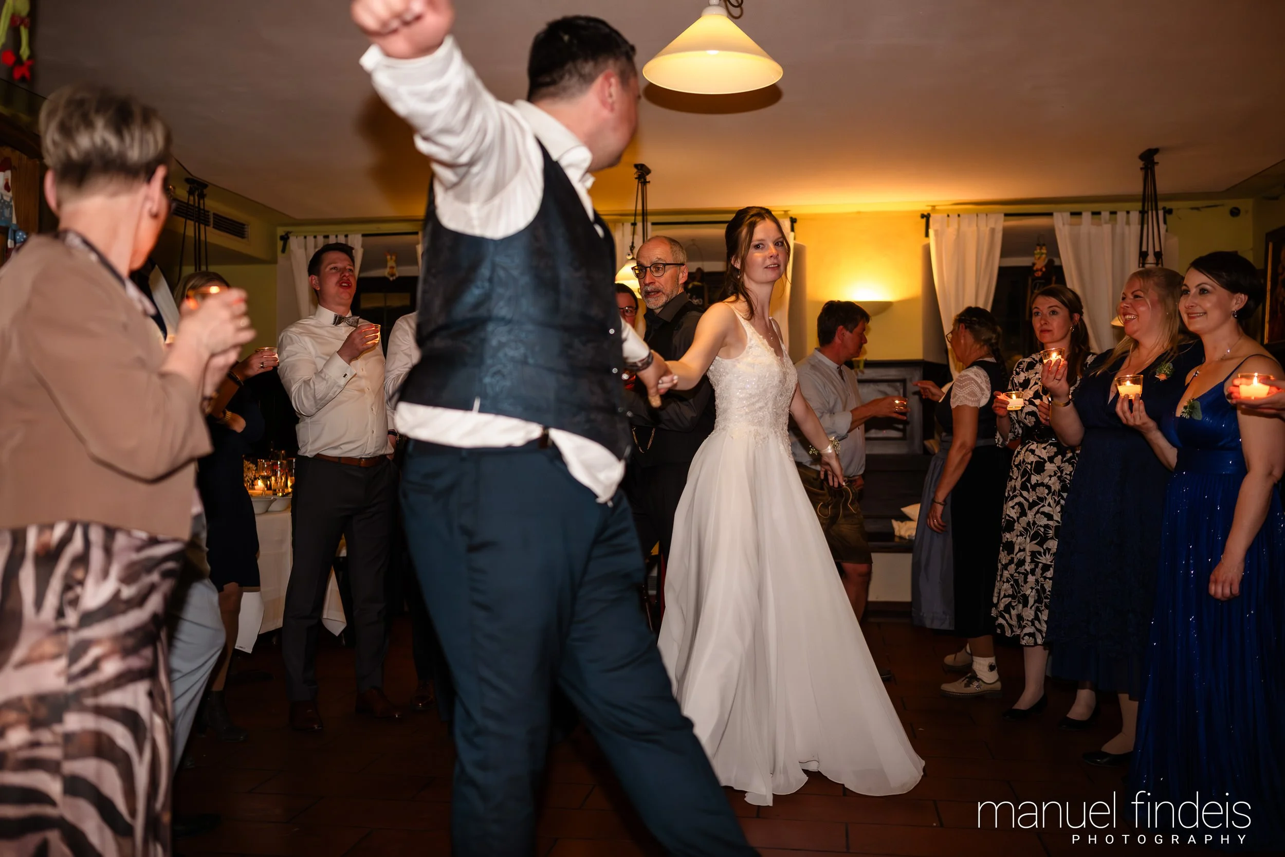 1144_Hochzeit_VuA_www.manuelfindeis.com.jpg