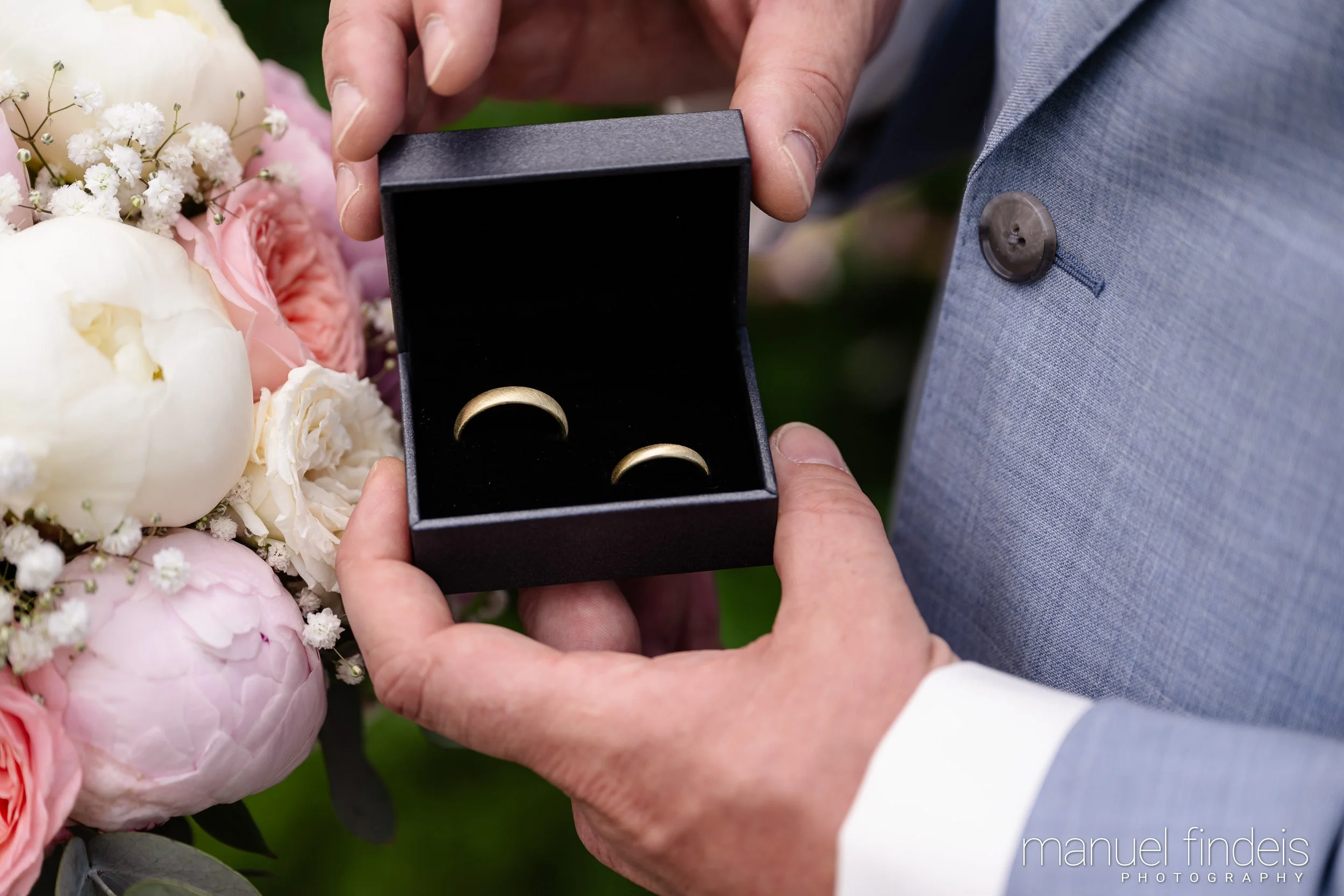 0129_Hochzeit_RundS_www.manuelfindeis.com.jpg